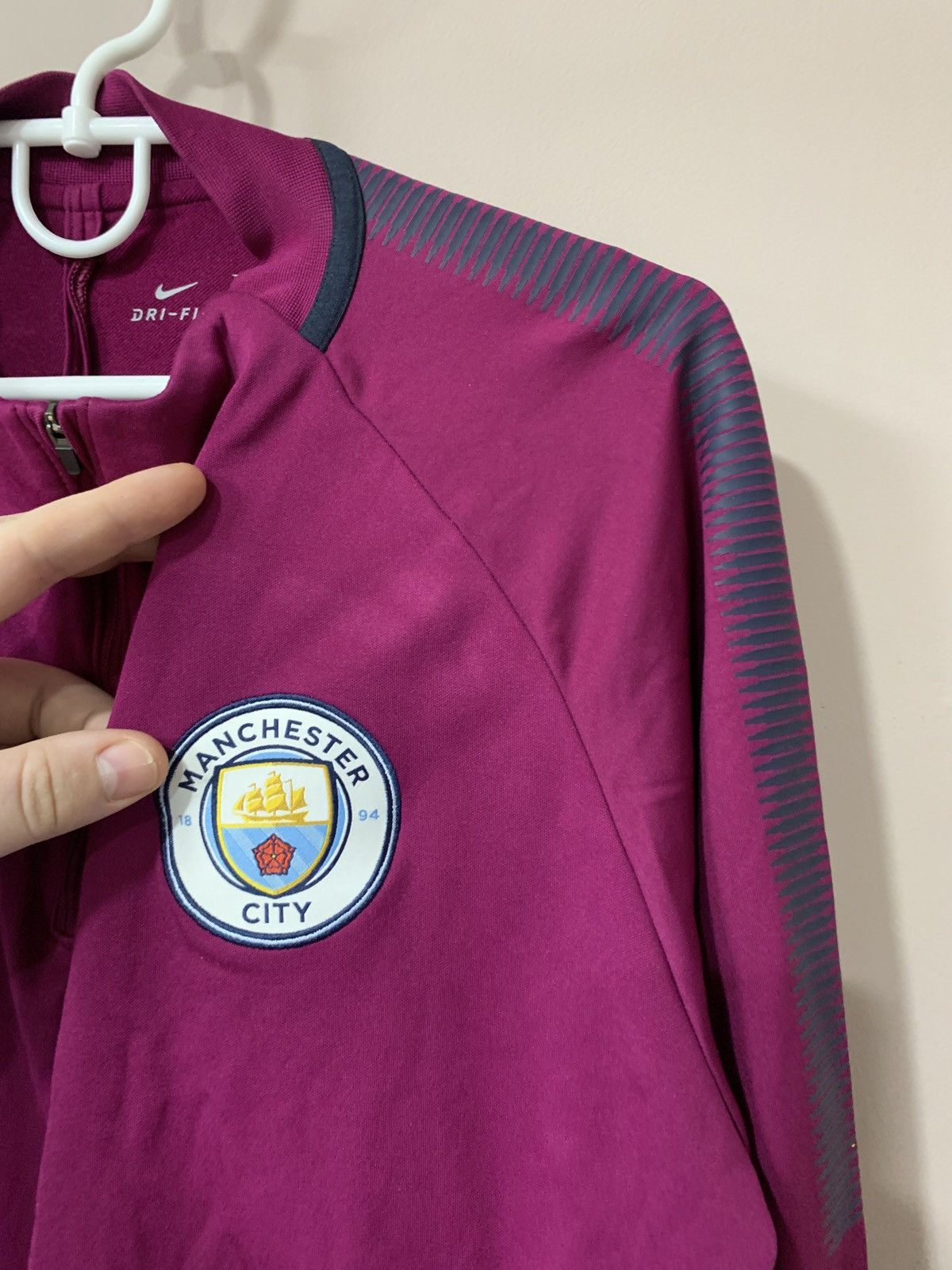 Nike Manchester City 1/3 Zip Football Sweatshirt Nike Soccer Size US L / EU 52-54 / 3 - 14 Thumbnail