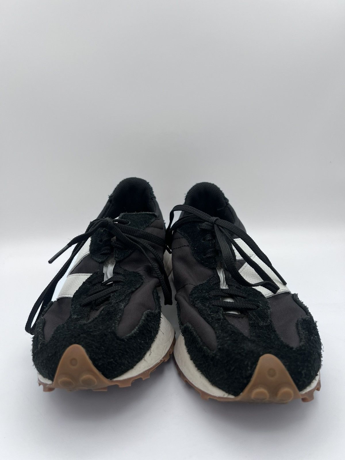New Balance New Balance 327 mens 7.5 Black White Gum Size US 7.5 / EU 40-41 - 2 Thumbnail