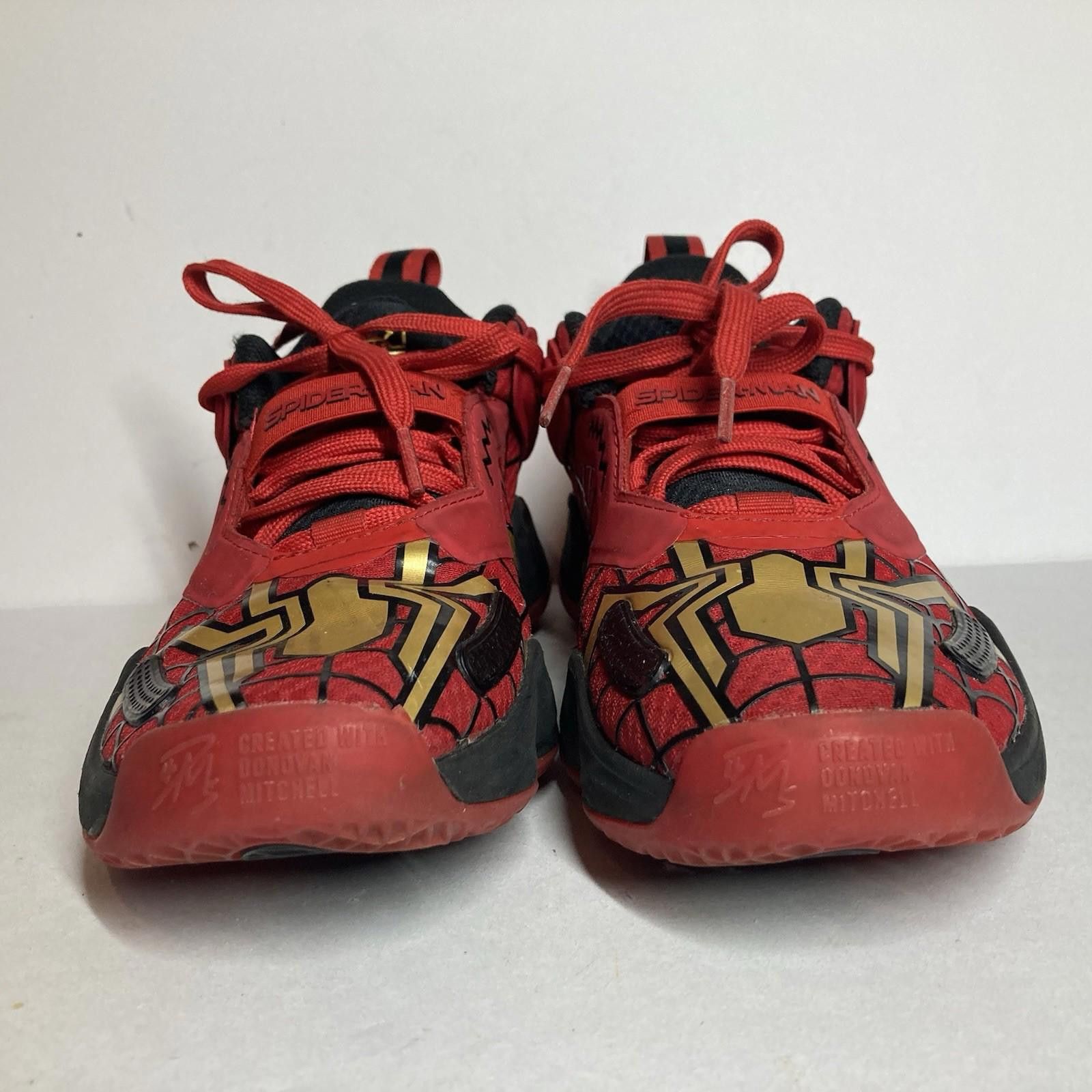 Adidas Boys Size 5.5 Adidas D.O.N Issue #3 Spiderman Size US 5.5 / EU 38 - 5 Thumbnail