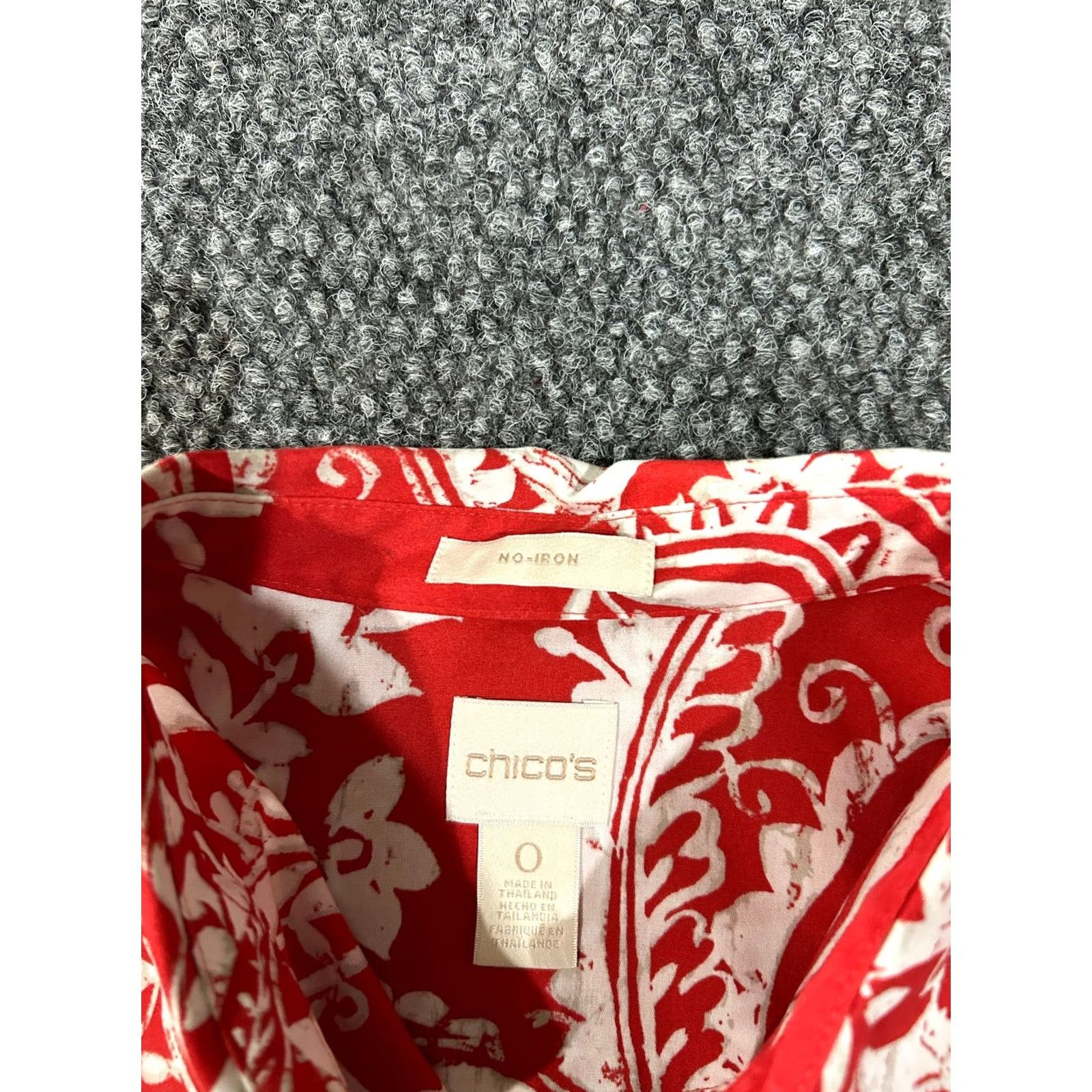 Vintage Chicos Blouse Womens Small Red White Floral Long Sleeve Lightweight Top Stretch Shirt Size S / US 4 / IT 40 - 4 Thumbnail