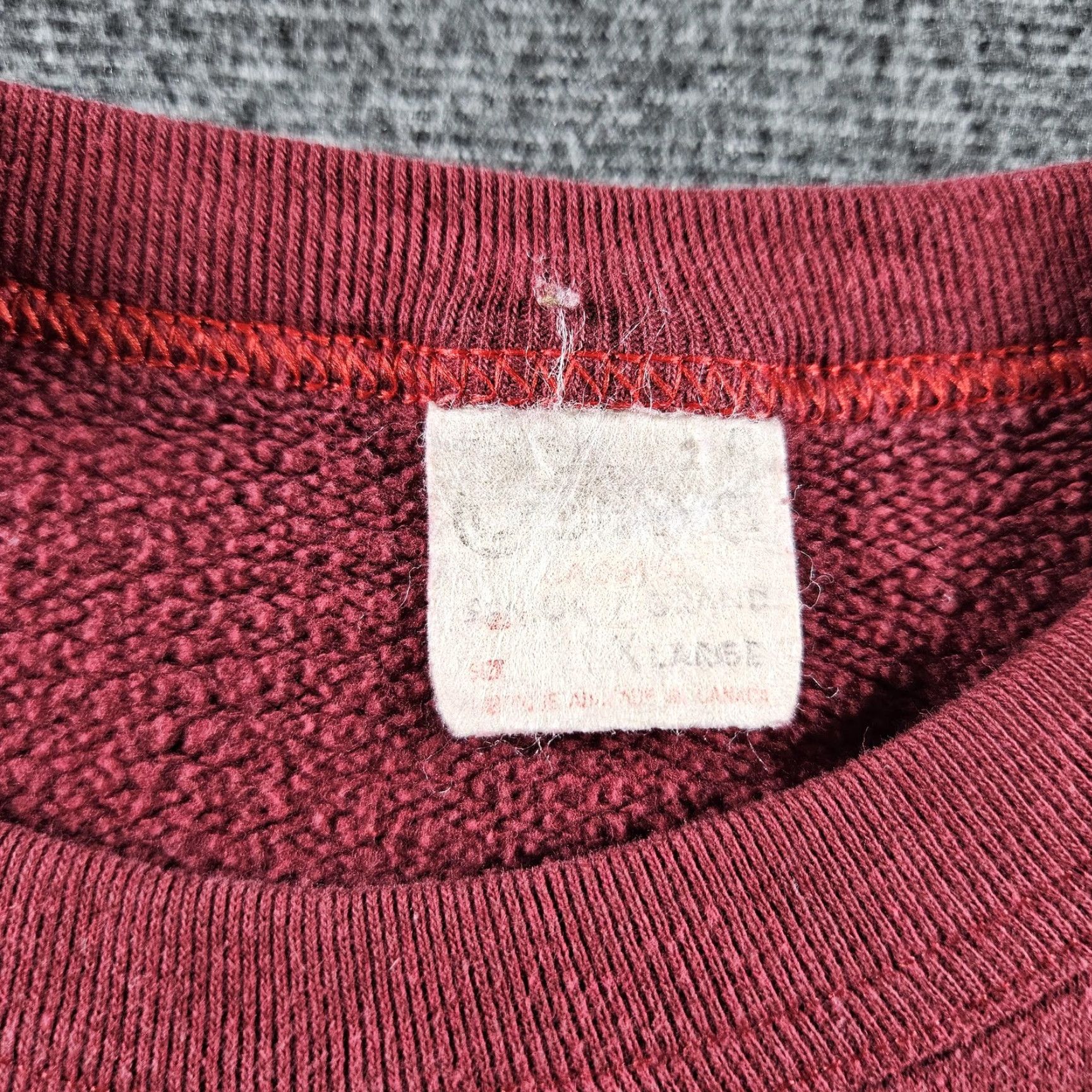 Vintage Quebec Sweatshirt Mens XL Red Fleece Crewneck Pullover City Canada 60s 70s Size US XL / EU 56 / 4 - 4 Thumbnail