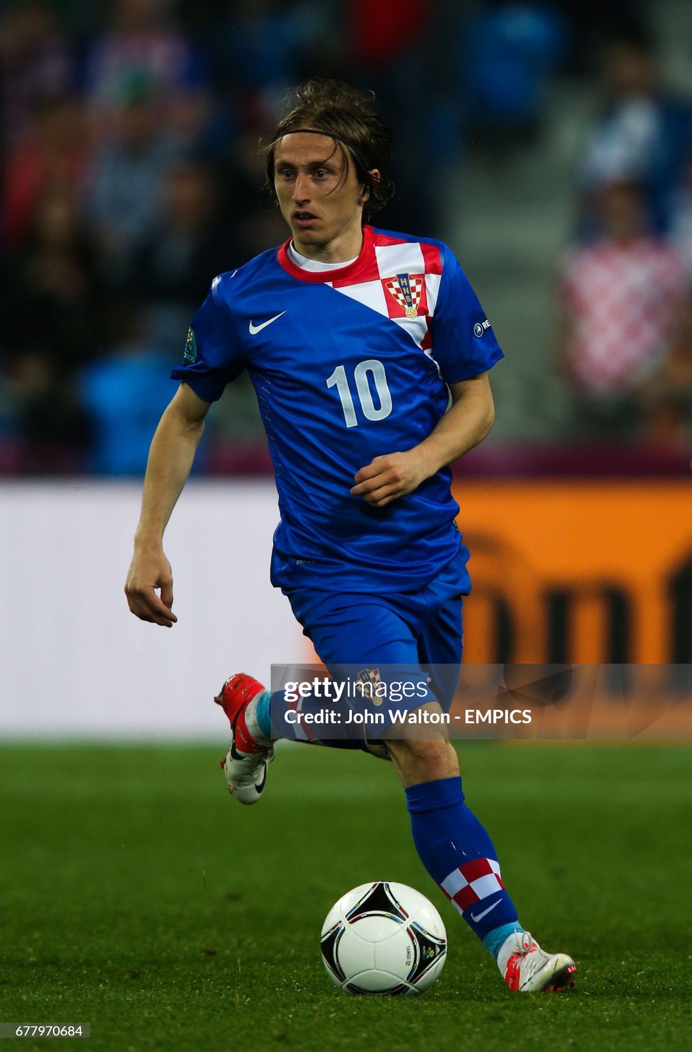 Nike Nike x Croatia 2012 Modric #10 Away Jersey Size US S / EU 44-46 / 1 - 7 Thumbnail
