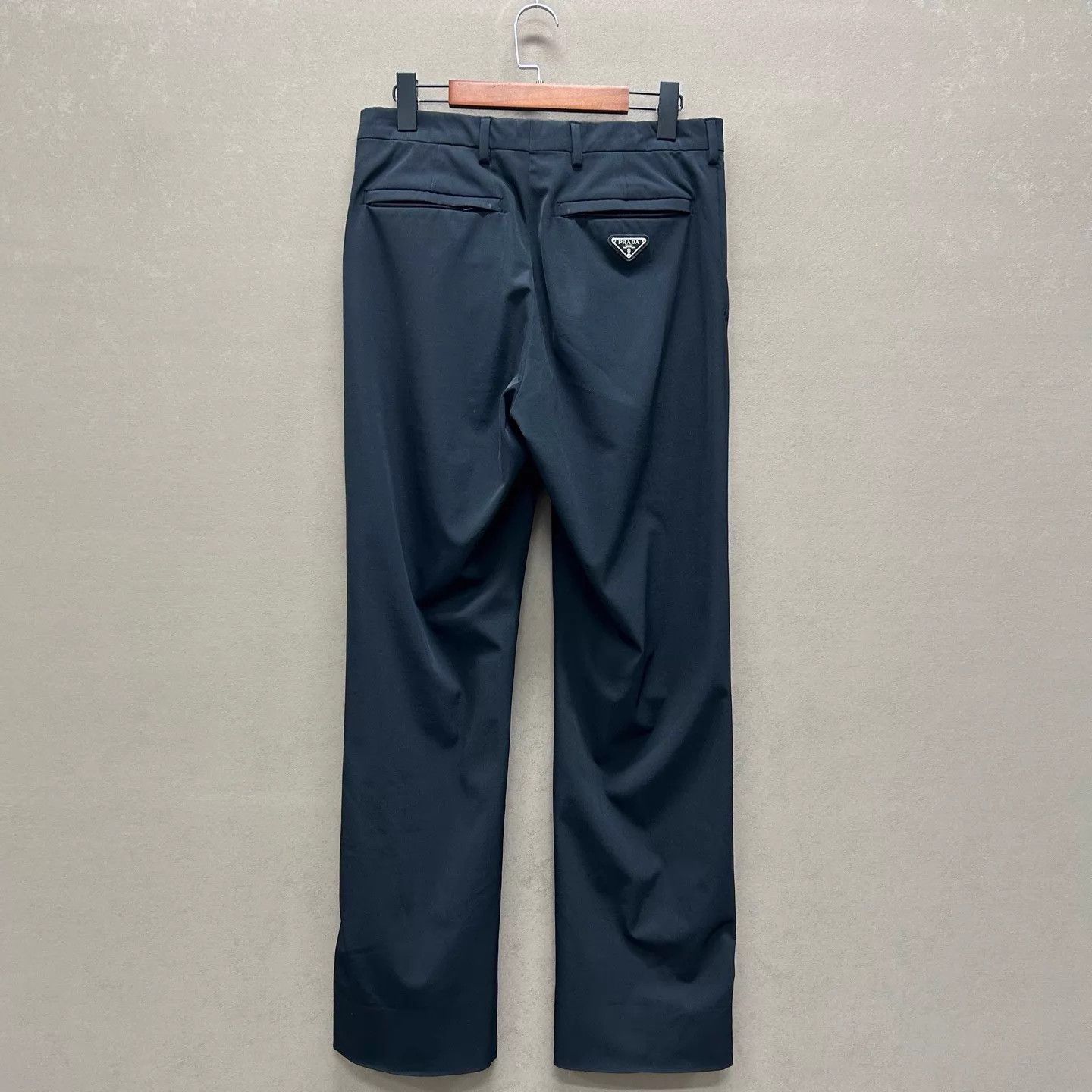 Prada Prada classic triangle logo chinos 46 99 New Size US 30 / EU 46 - 2 Thumbnail