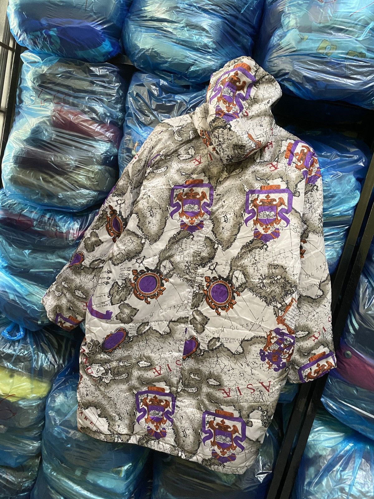 Vintage Vintage Map Print Oversized Puffer Jacket Style Unisex Coat Size US L / EU 52-54 / 3 - 9 Thumbnail