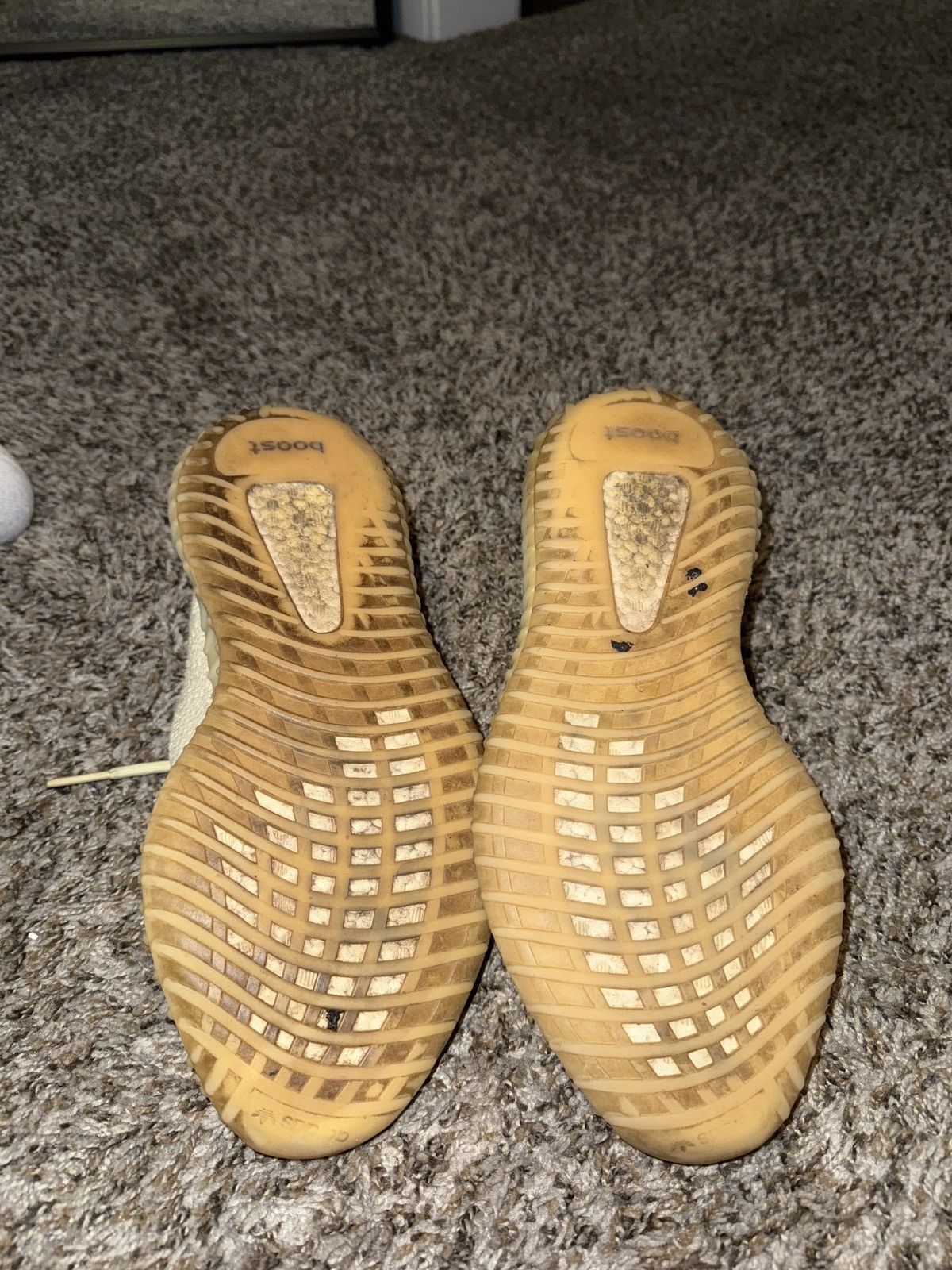 Yeezy Yeezy 350 v2 Size US 10.5 / EU 43-44 - 4 Thumbnail