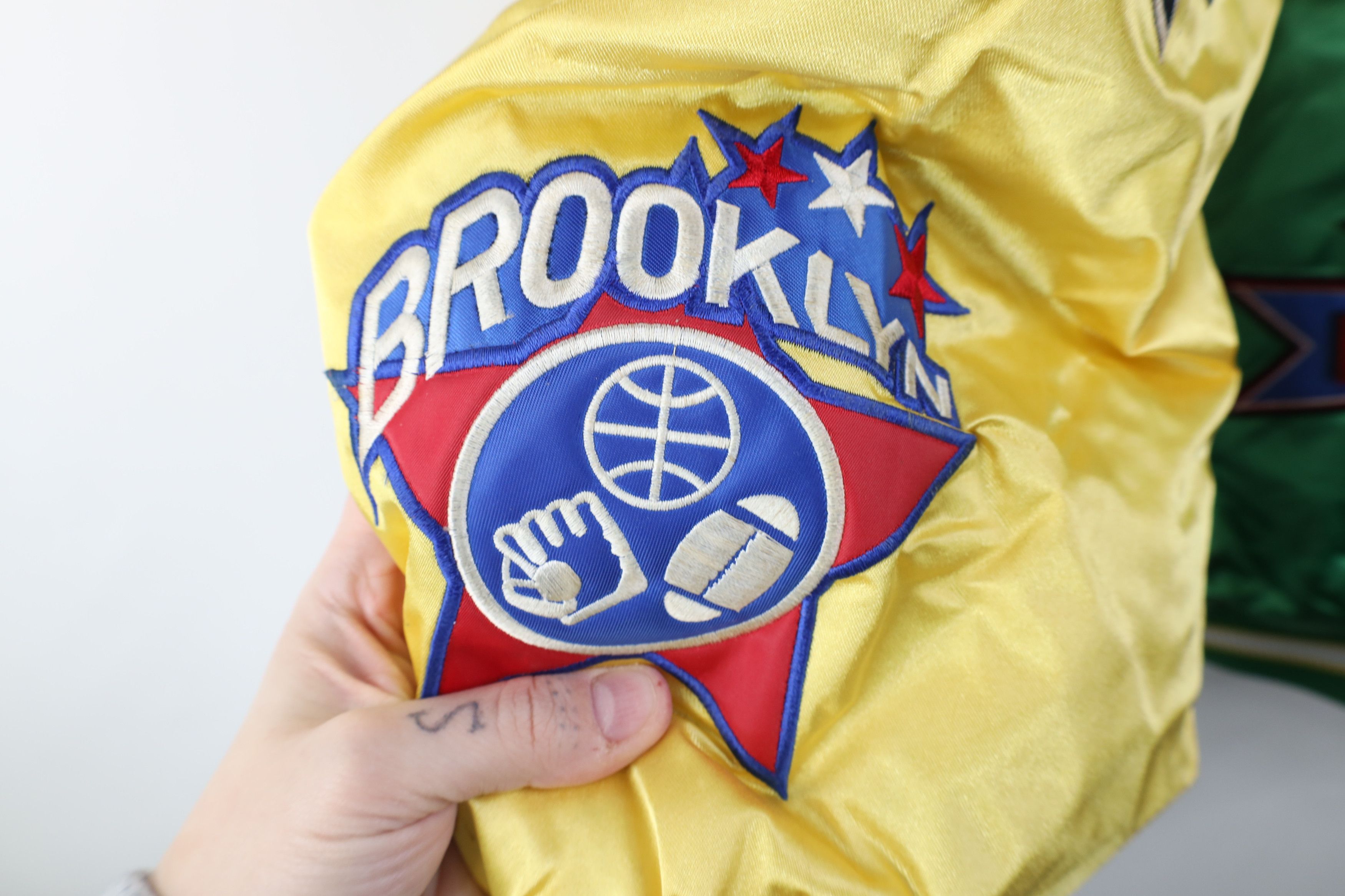 Vintage Deadstock Vintage 90s Quilted Satin Bomber Jacket Green Size US XL / EU 56 / 4 - 11 Thumbnail