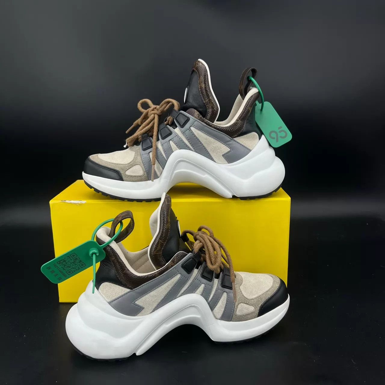 Louis Vuitton LV Archlight 35.5 White/Gray/Black 2x Worn Size US 5 / IT 35 - 2 Thumbnail
