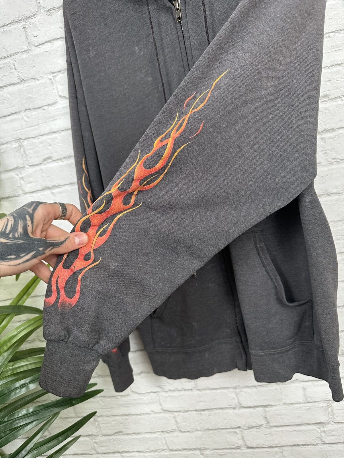 Harley Davidson (XL) SICK FADED VINTAGE Flames Harley Davidson Zip Up Hoodie Size US XL / EU 56 / 4 - 12 Thumbnail