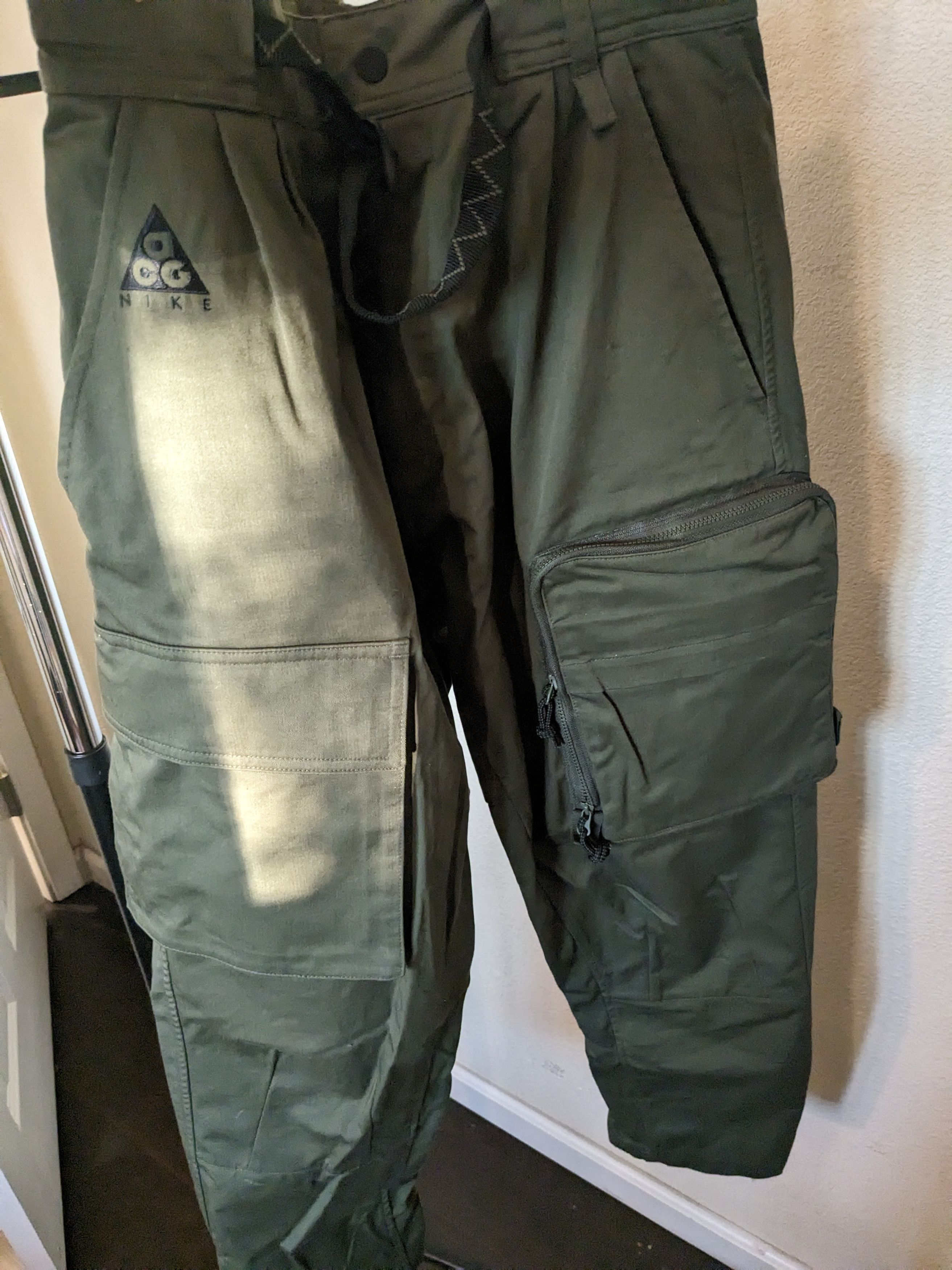 image of Nike Acg Pants in Green, Men's (Size 30)