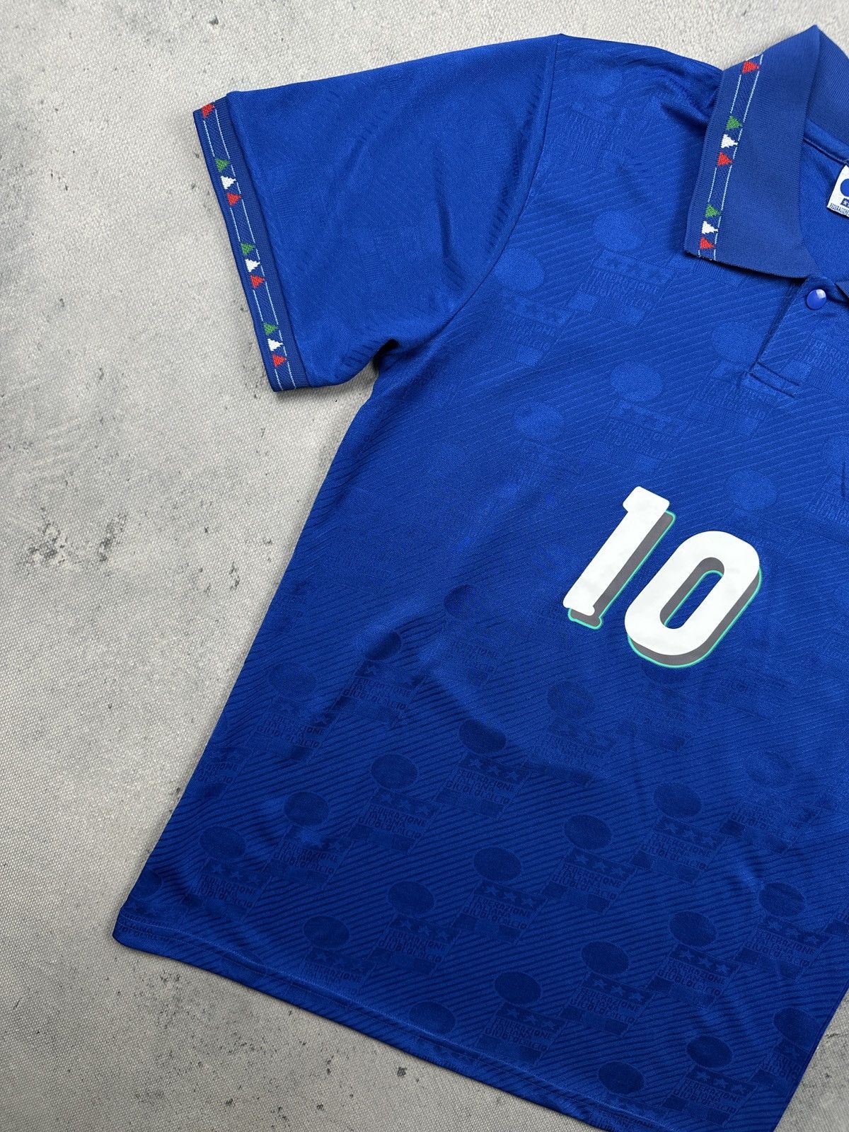 Diadora Vintage Roberto Baggio Italy 1994 World Cup Soccer Jersey Size US S / EU 44-46 / 1 - 3 Thumbnail