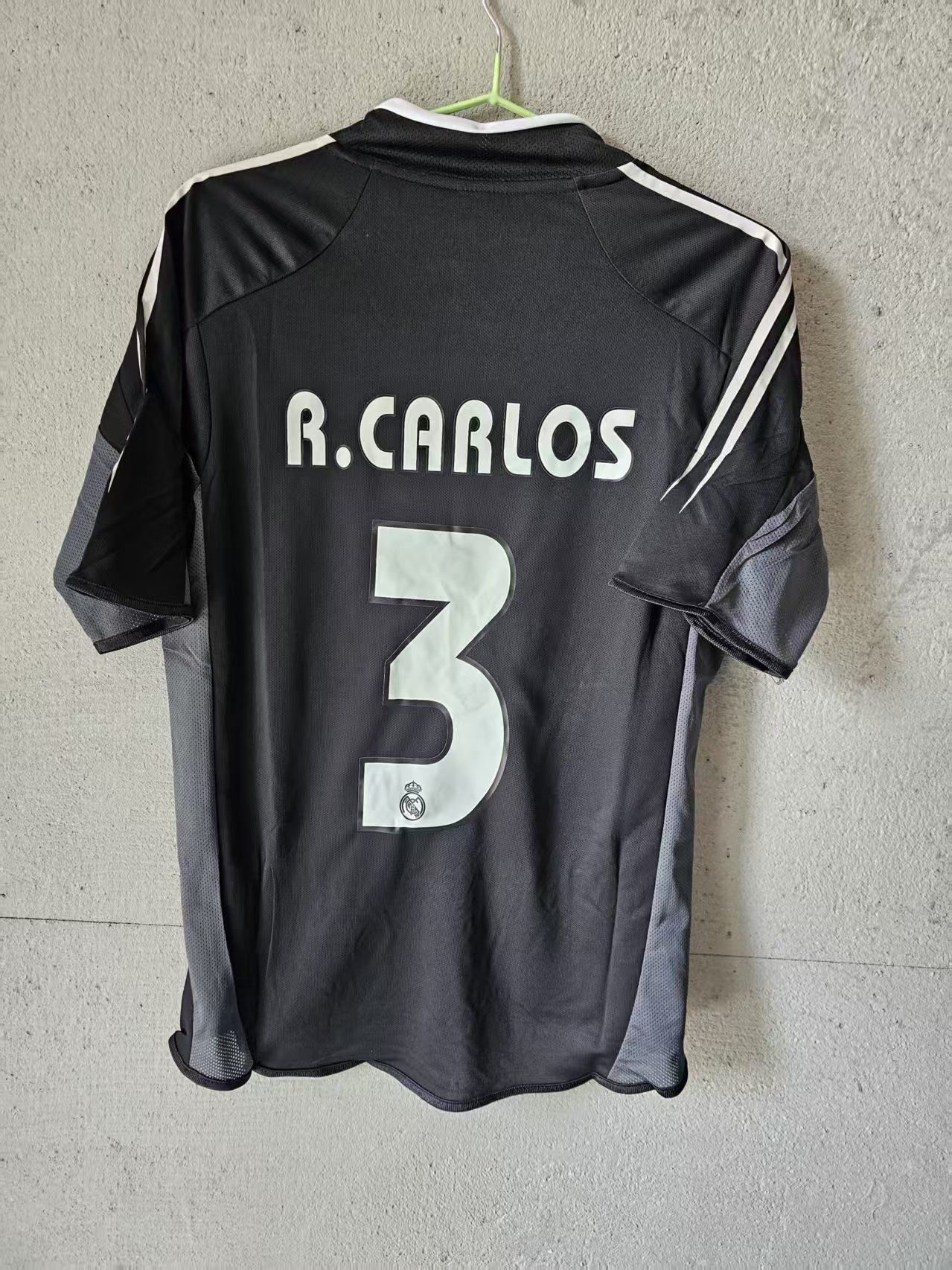 Other 2004 2005 Real Madrid #3 Roberto Carlos Jersey Size US L / EU 52-54 / 3 - 1 Thumbnail