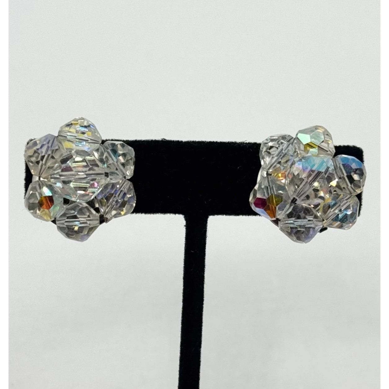 Other Vintage beaded crystal cluster clip on earrings Size ONE SIZE - 1 Thumbnail