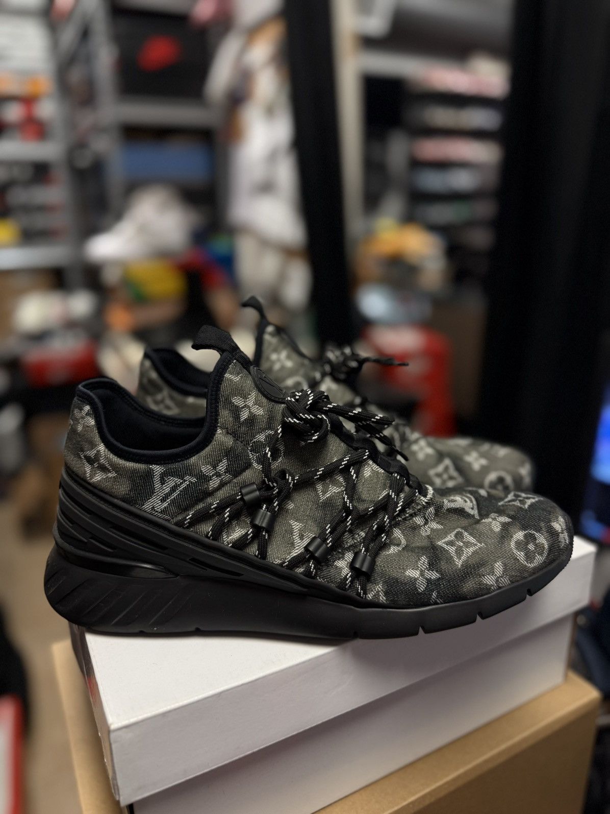 Louis Vuitton Louis Vuitton Fastlane Runner Sneaker 8LV/9US Clean 🧼🔥 Size US 9 / EU 42 - 1 Thumbnail