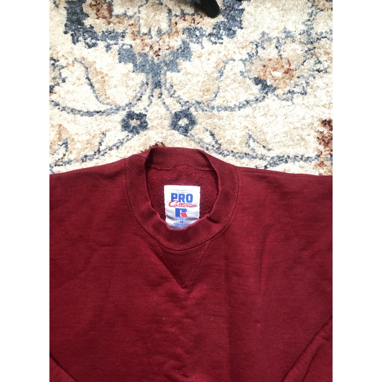 Russell Athletic VINTAGE Russell Athletic 90s Crewneck Sweatshirt Red Mens M USA Shirt Sweatshirt Long Sleeve Crew Neck Logo 90s American Gym Blank Fashion Size US M / EU 48-50 / 2 - 2 Thumbnail