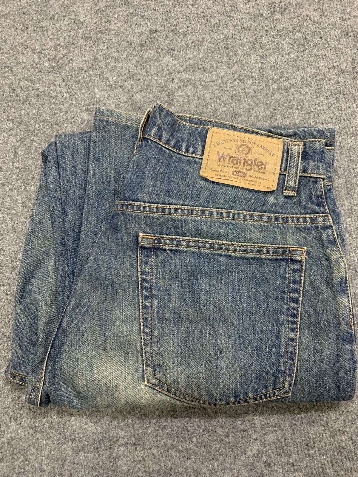 Wrangler Vintage baggy wrangler jeans. Size US 31 - 9 Thumbnail