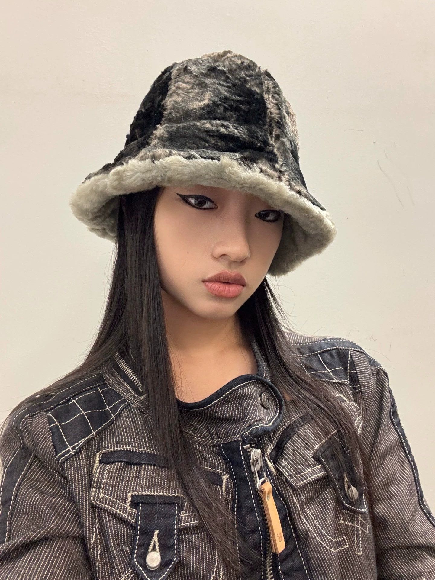 Other Misaharada Vintage Gradient Short-Fleece Bucket Hat Size ONE SIZE - 1 Thumbnail