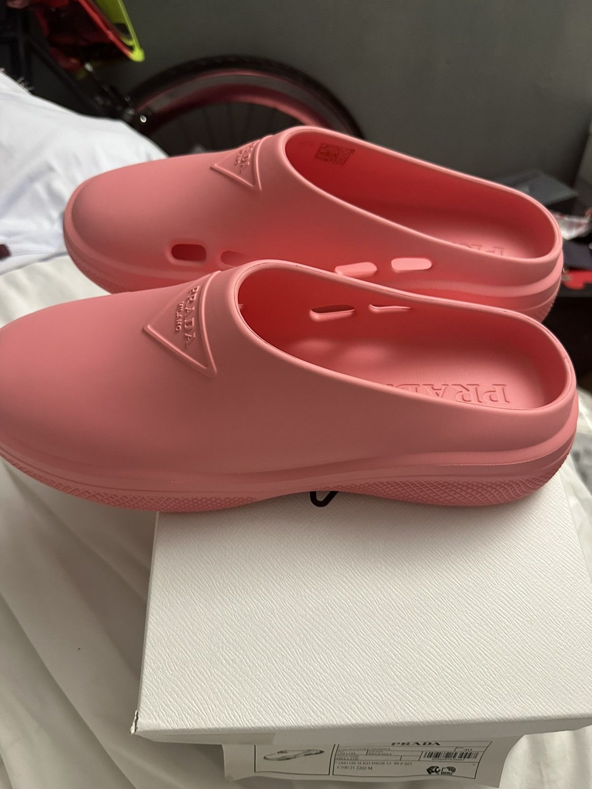 Prada prada Size US 10 / IT 40 - 2 Thumbnail