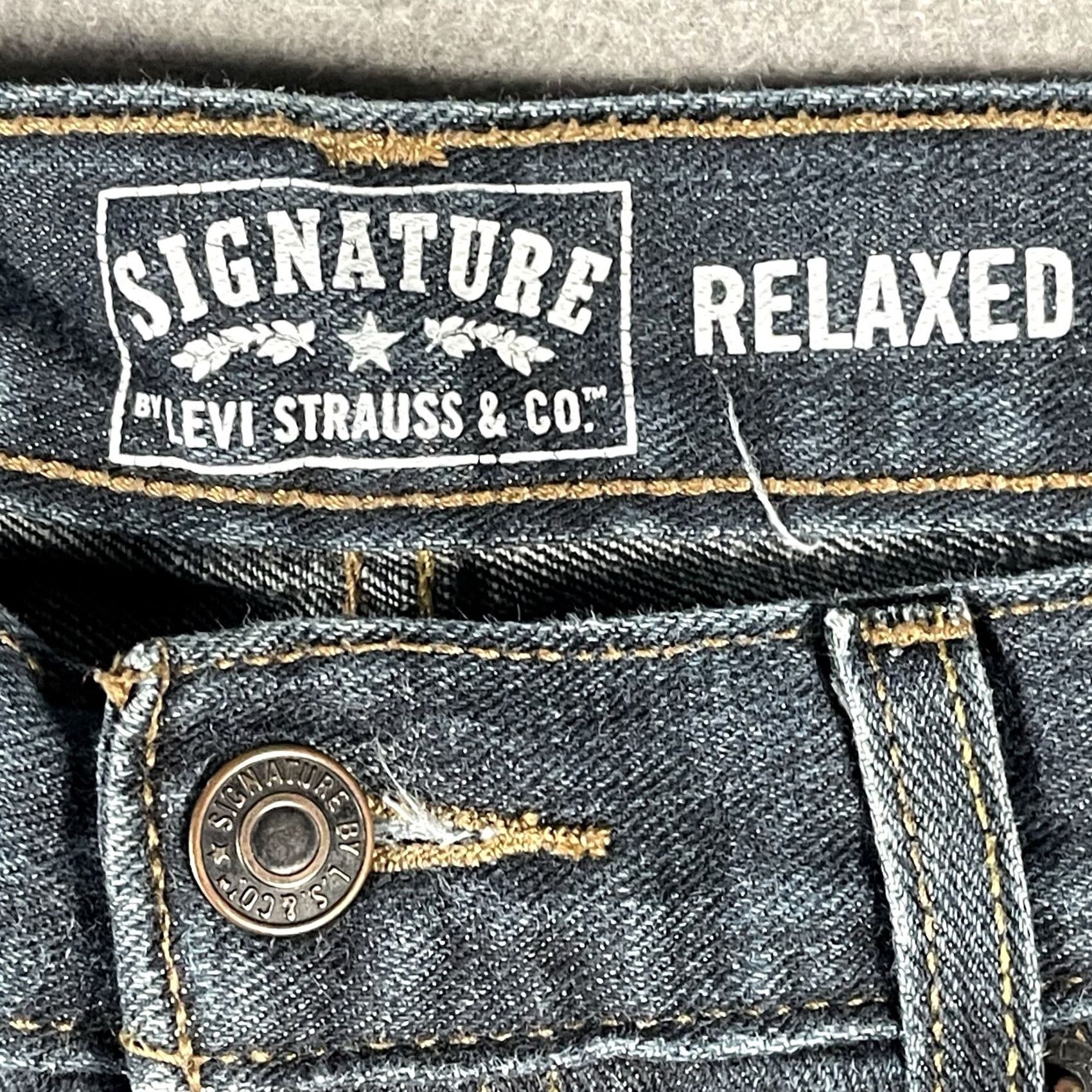Levi's Levi's Signature Relaxed Fit Jeans Mens 32x32 Blue Denim Distressed Workwear Straight 5-Pocket USA 90s Vintage Denim Signiture Theme Mens Size US 32 / EU 48 - 5 Thumbnail