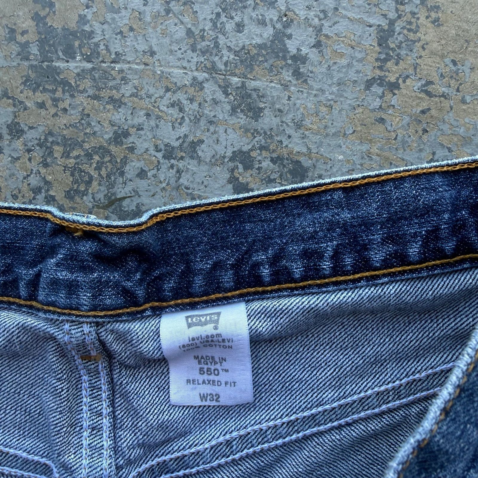 Levi's Vintage Y2K Levi’s 550 Relaxed Fit Jorts Sz 32 Size US 32 / EU 48 - 4 Thumbnail