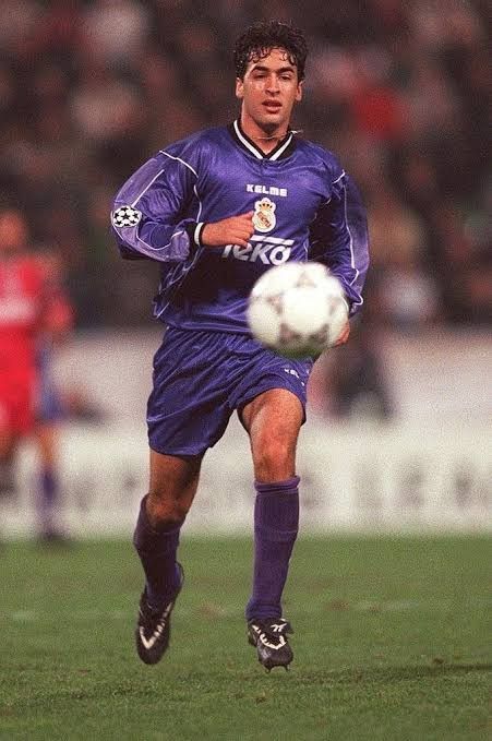 Vintage Real Madrid 1997-98 Away Longsleeve Soccer Jersey - L Size US L / EU 52-54 / 3 - 4 Thumbnail