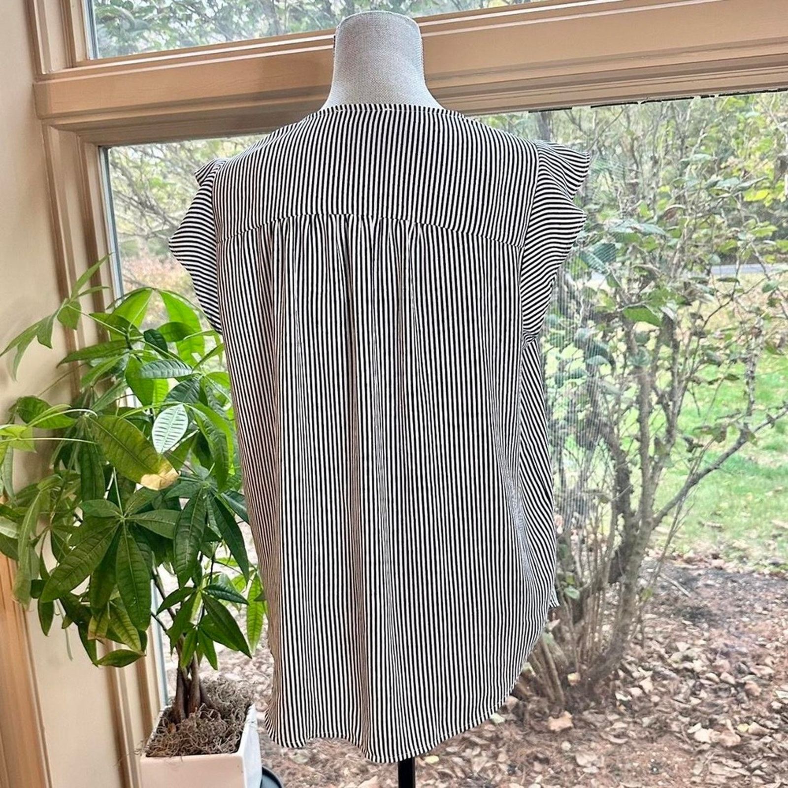 Ann Taylor oversize black white stripe referee sleeveless blouse Size L / US 10 / IT 46 - 3 Thumbnail