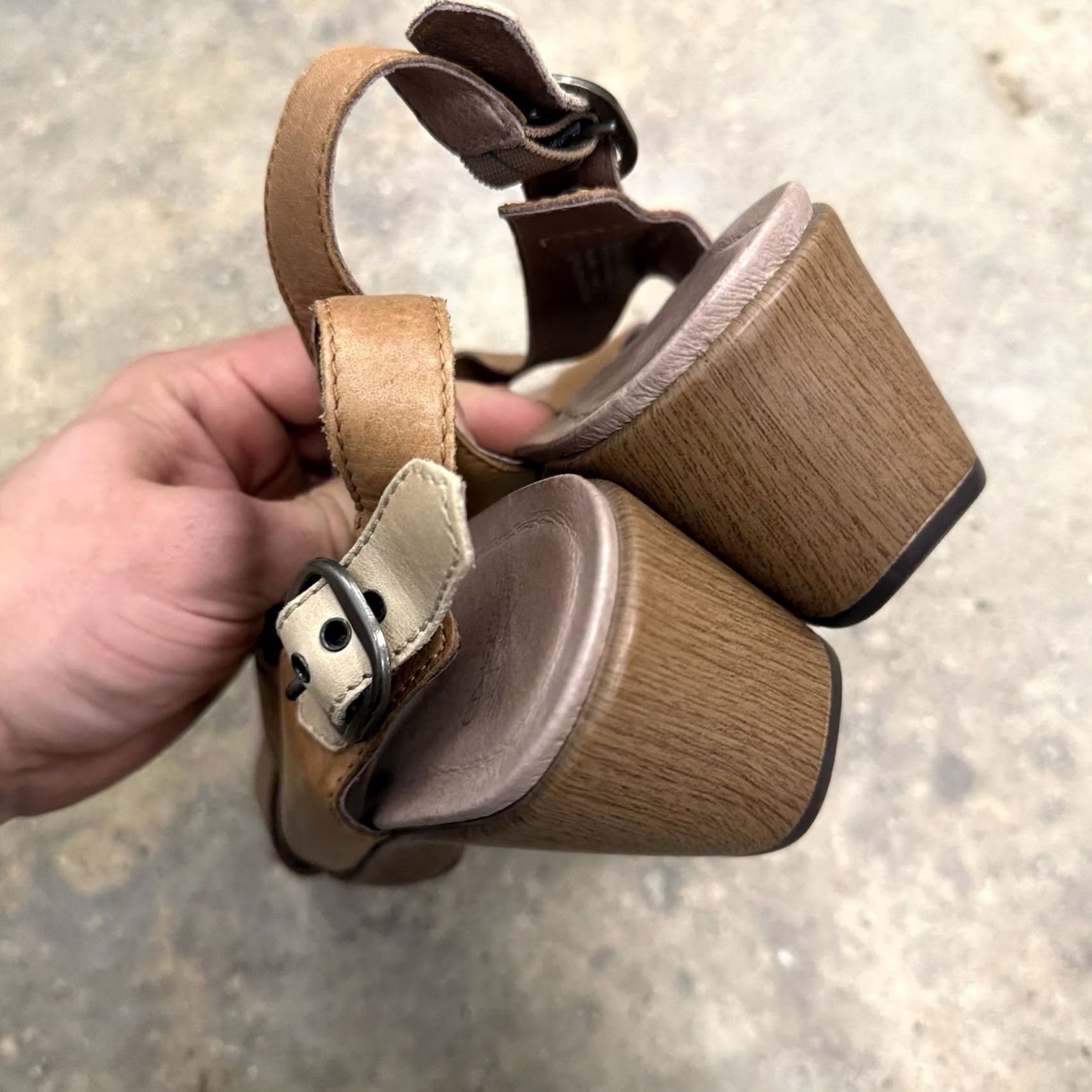 Dansko Dansko Jacinda Womens Sandal Slingback Buckle Leather Tan 7.5 EU38 Womens Shoes Buckle Closure Size US 8 / IT 38 - 7 Thumbnail