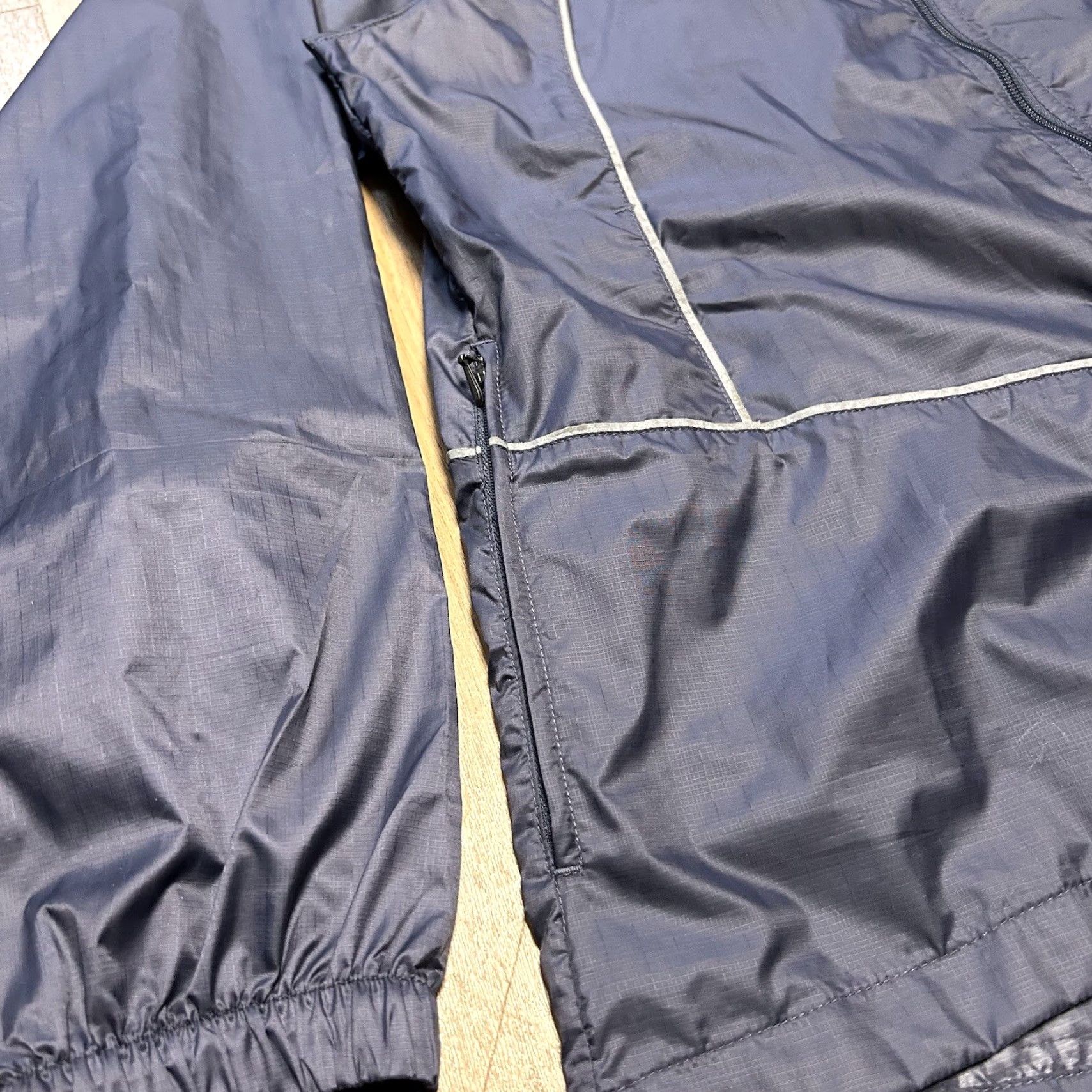 Nike VINTAGE Nike Running Windbreaker Jacket Purple Womens M Full Zip 90s Athleisure Logo Lightweight Zip-Nylon-Backpack Included Size M / US 6-8 / IT 42-44 - 5 Thumbnail
