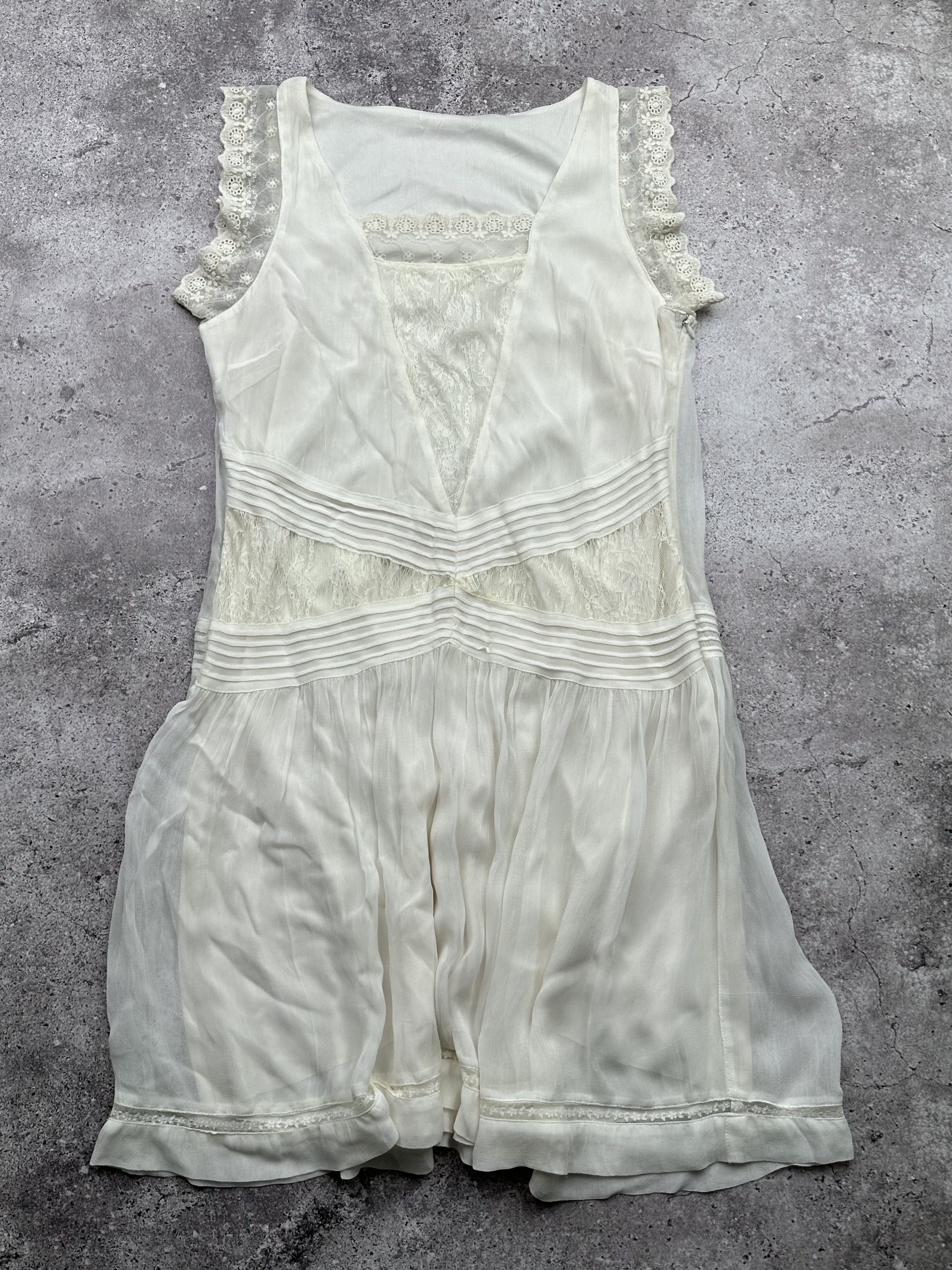 image of Avant Garde x Vintage Vinatge Lace Dress in Beige, Women's (Size Medium)