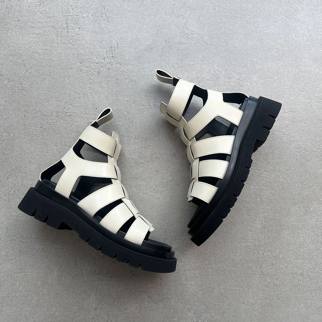 Bottega Veneta o1loc1c0125 764581 Lug Flat Sandals in Sea Salt Size US 7 / IT 37 - 1 Thumbnail