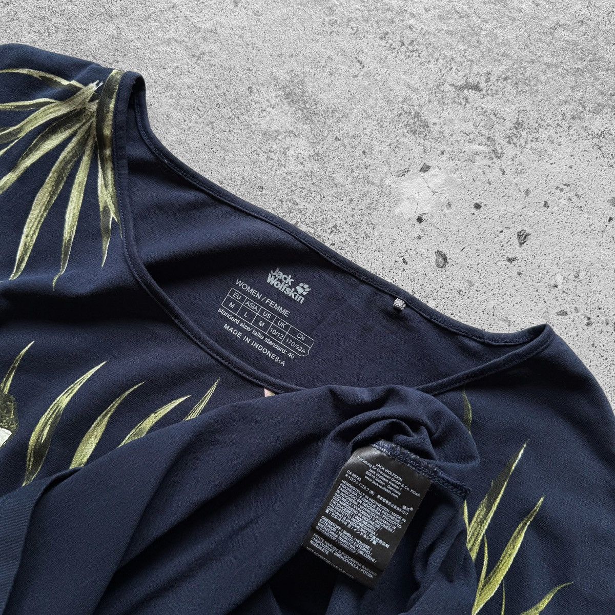 Jack Wolfskin Jack Wolfskin Womens Navy Blue SS T-Shirt Tropical Print Size M / US 6-8 / IT 42-44 - 9 Thumbnail