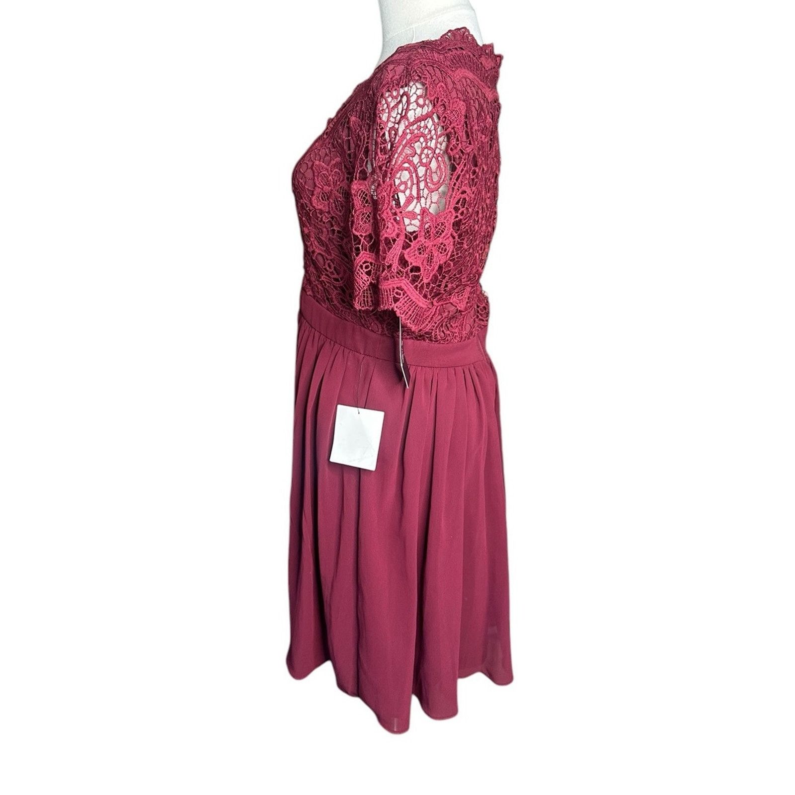 Other Lulus Angel in Disguise Burgundy Lace Dress Deep V Cocktail Size M / US 6-8 / IT 42-44 - 7 Thumbnail