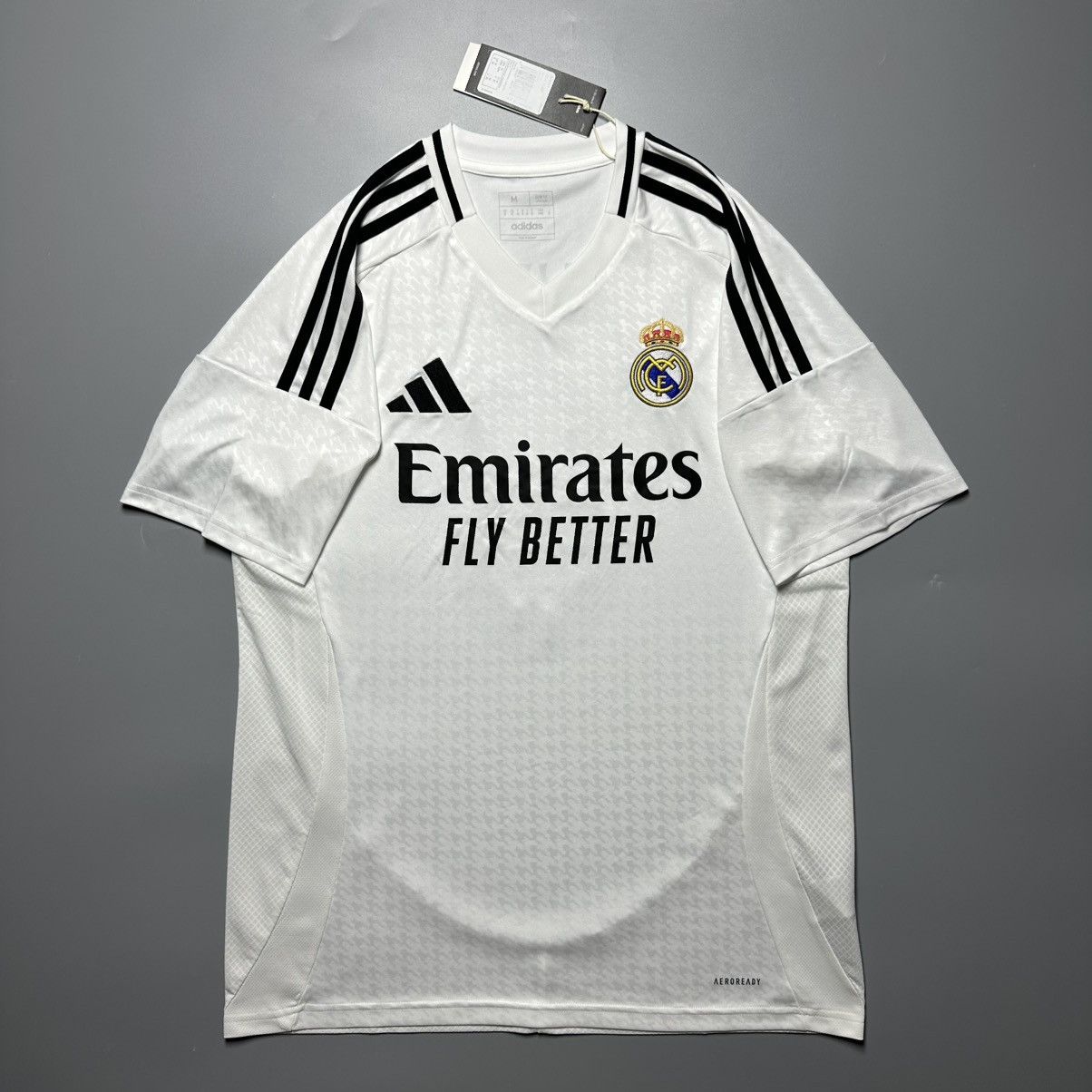 Adidas REAL MADRID ADIDAS 2024/2025 SOCCER HOME JERSEY #8 VALVERDE Size US M / EU 48-50 / 2 - 2 Thumbnail