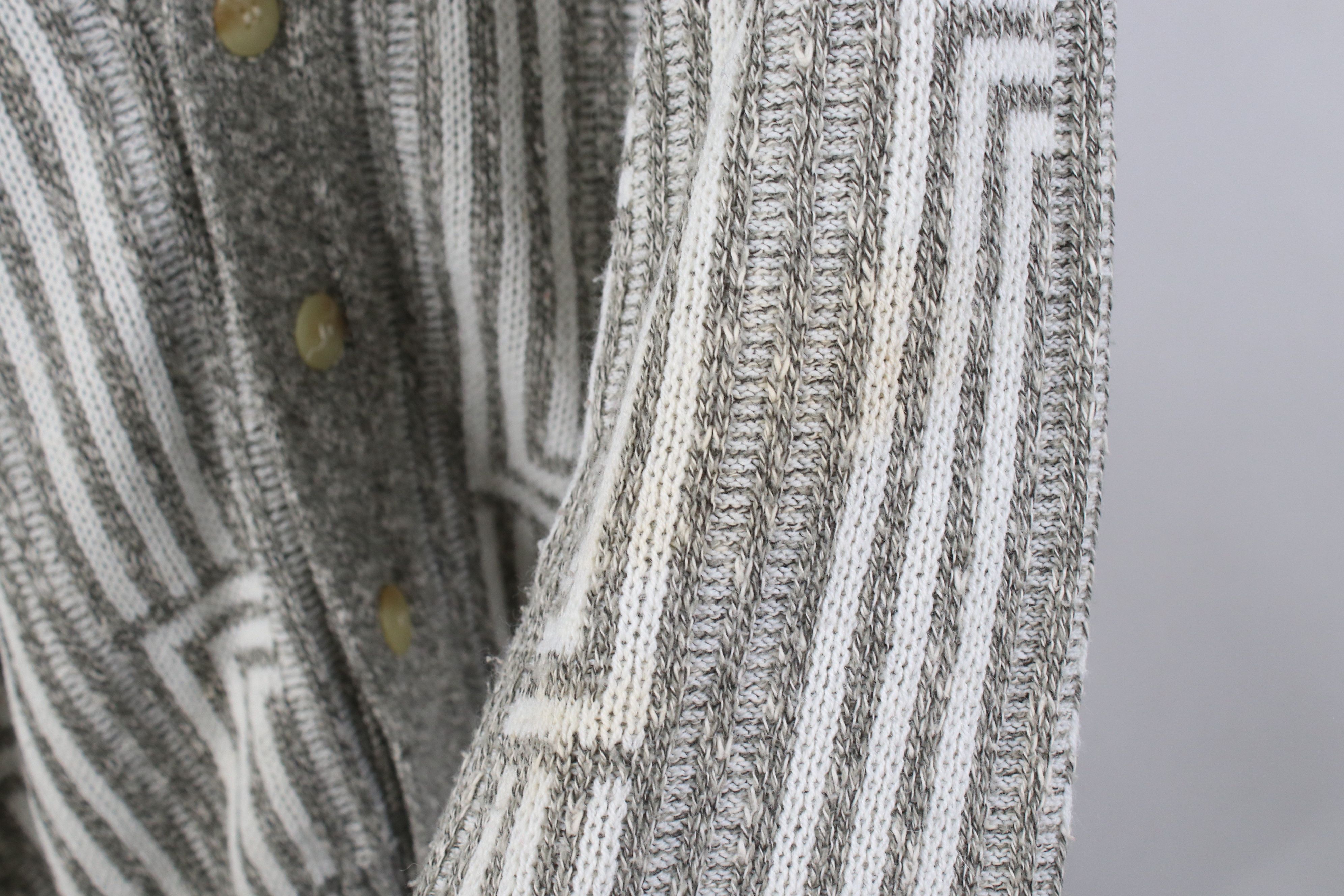 Vintage Vintage 90s Streetwear Trippy Knit Cardigan Sweater Gray Size US S / EU 44-46 / 1 - 7 Thumbnail
