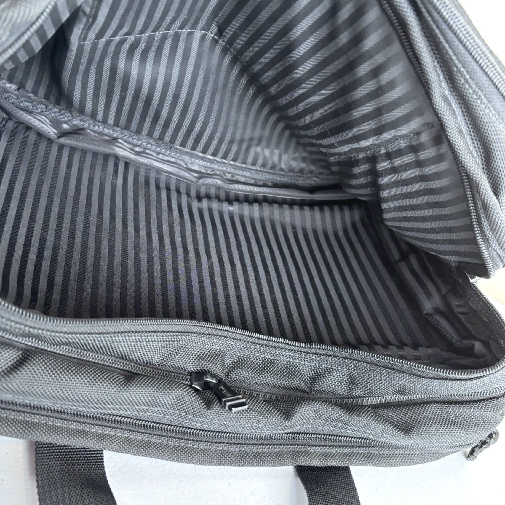 Tumi Tumi Black Nylon Messenger Bag Briefcase 18x11x6 Medium Ballistic Laptop Bag Men 206D3 Expandable Zip Size ONE SIZE - 7 Thumbnail
