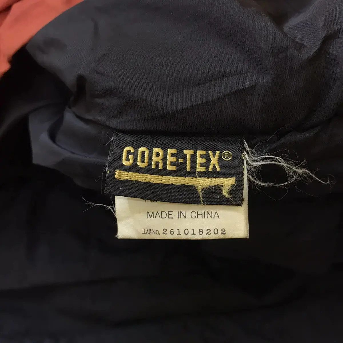 Goretex × Montbell × Vintage Vintage GORETEX x MONTBELL JAPAN Natural Sun Faded Jacket Size US M / EU 48-50 / 2 - 9 Thumbnail