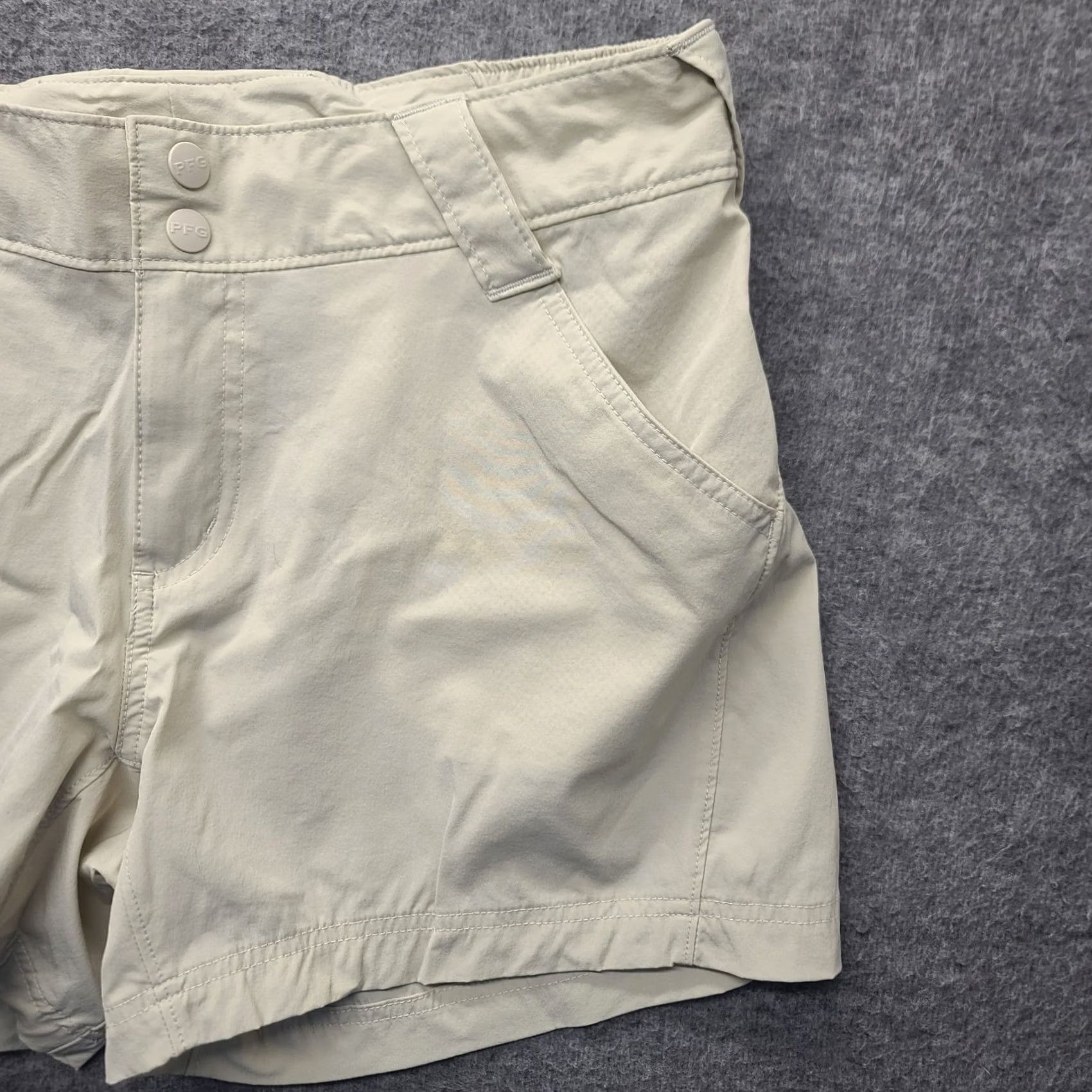 Vintage Columbia PFG Shorts Womens 10 Regular Mid Rise Hiking Fishing UPF Beige Nylon Flat Front Zip Pocket Logo Quick Dry Size 32" / US 10 / IT 46 - 7 Thumbnail