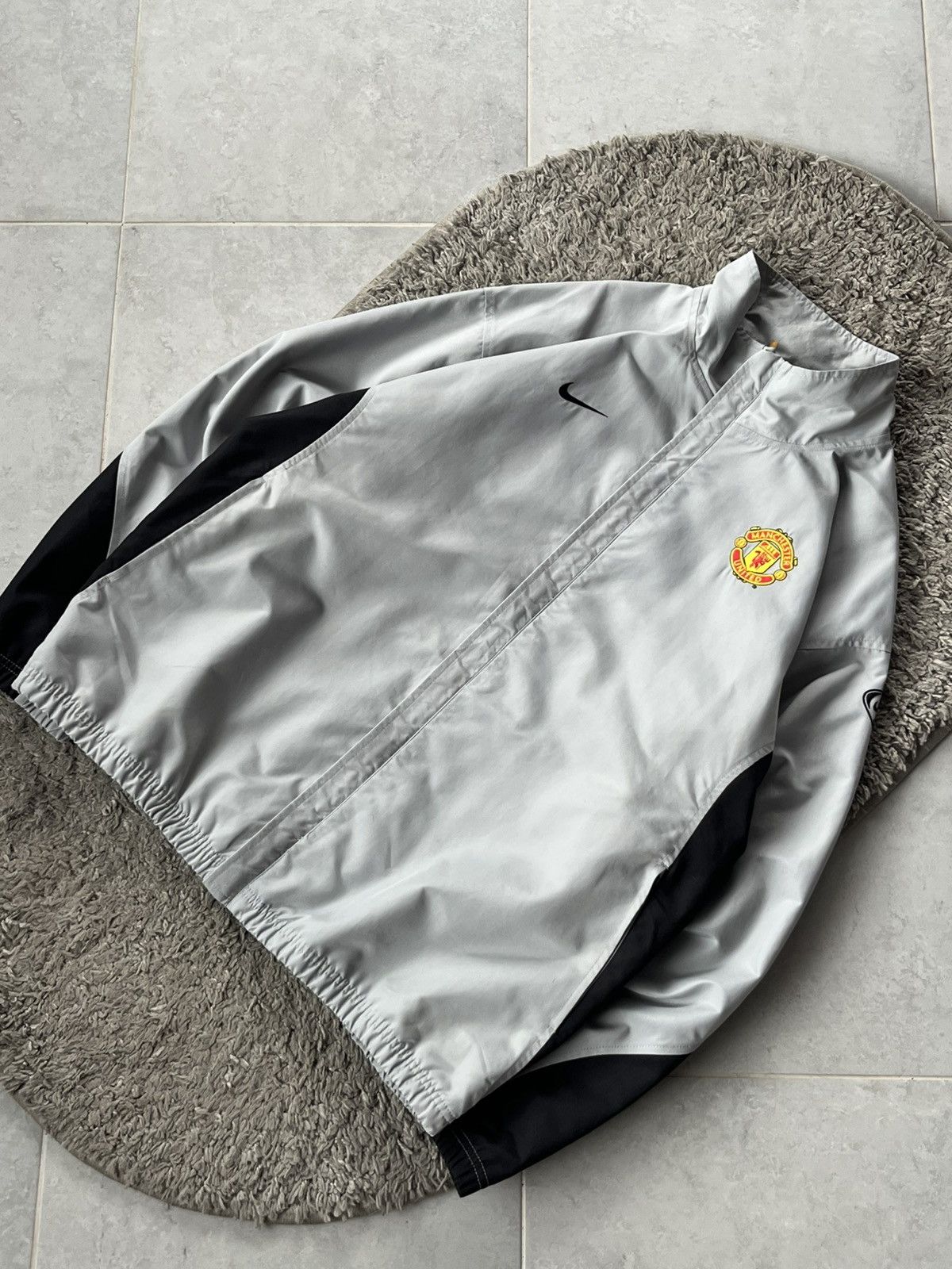 Nike Vintage Nike Light Jacket Soccer football Manchester United Size US L / EU 52-54 / 3 - 2 Thumbnail