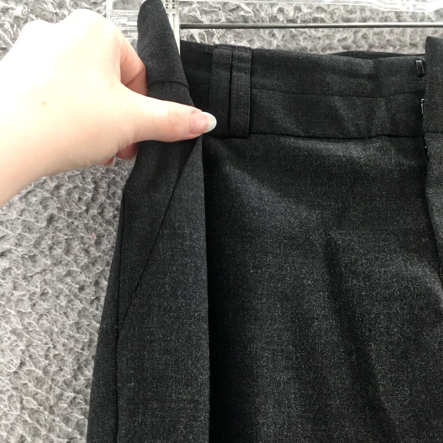 Banana Republic Banana Republic Dress Pants Women's Petite 4 Black Zip Flat Front 31x30.5 Tailored Workwear, Tapered Leg, 30.5 Inseam, 31 Waist, 4P Size 27" / US 4 / IT 40 - 5 Thumbnail