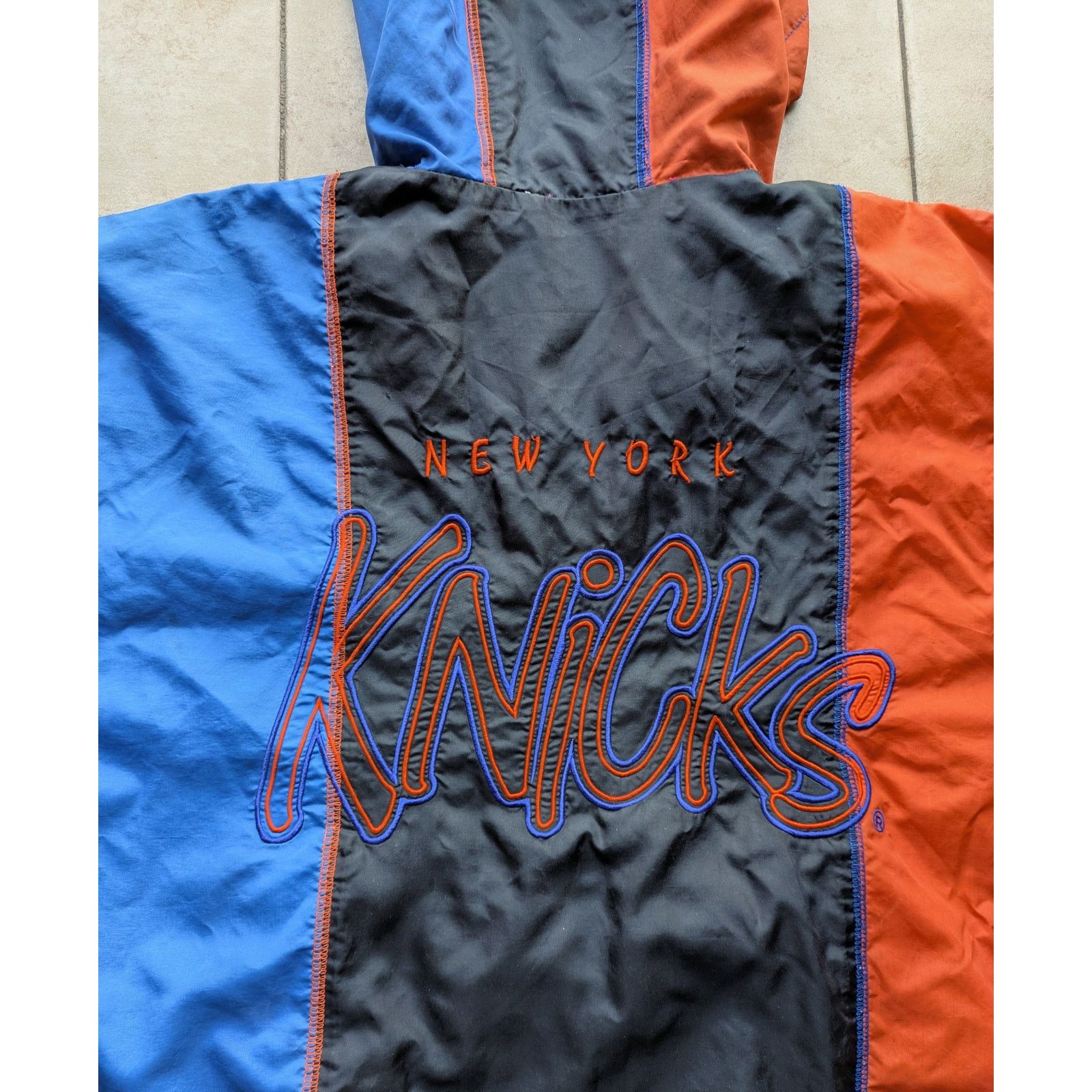 NBA NY Knicks 90s hoodie GRAFFITI 1/2 windbreaker XL multi vtg Size US XL / EU 56 / 4 - 3 Thumbnail