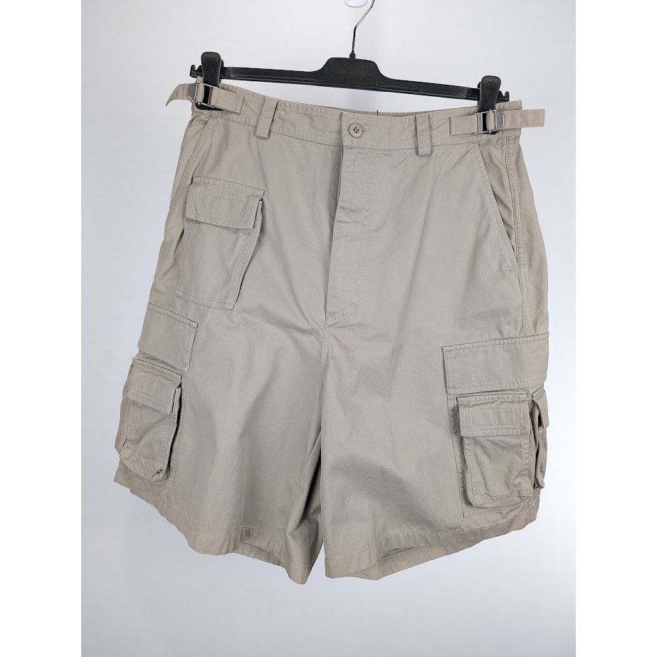 Balenciaga o1rshd1 Cargo Short in Beige Size US 30 / EU 46 - 3 Thumbnail