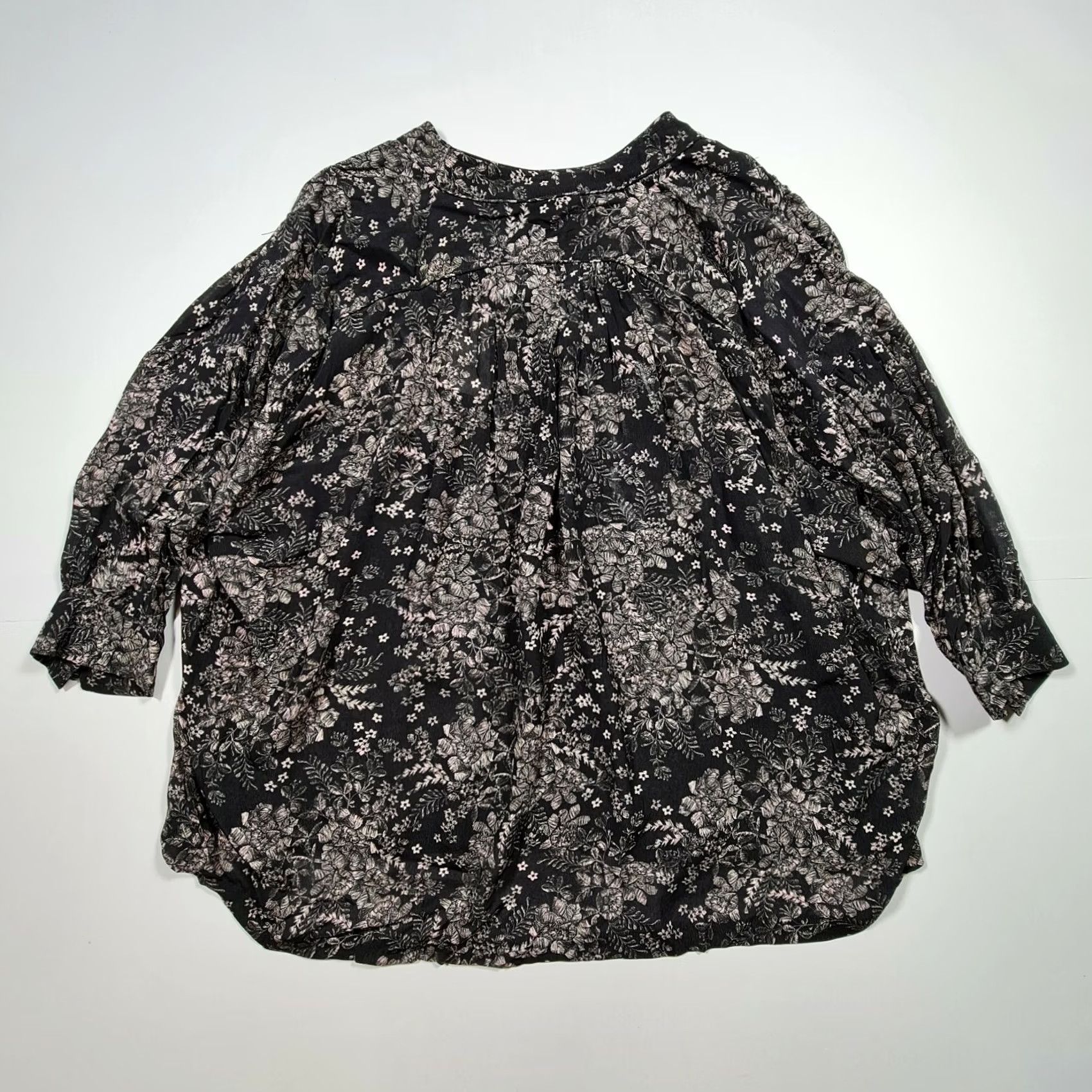 Vintage AND/ OR Womens Shirt Black 10 Floral 3/4 Sleeves Button Up Top V-Neck Relaxed Fit Size L / US 10 / IT 46 - 4 Thumbnail