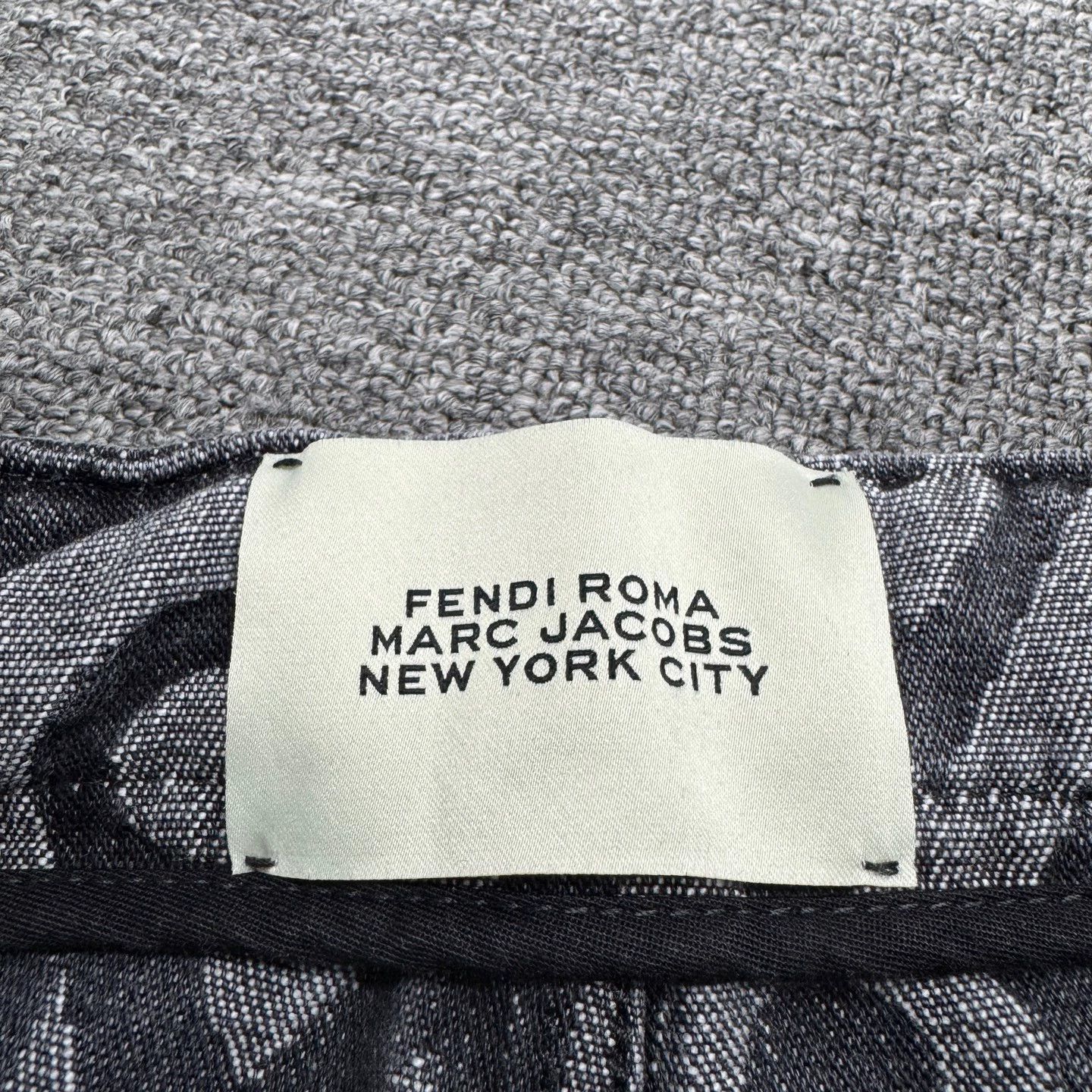 Fendi Fendi FF Logo All Over Jeans W33 99 New Size 25" / US 0 / IT 36 - 2 Thumbnail
