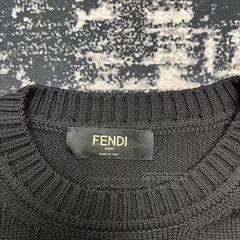 Fendi Fendi Large Logo Black Sweater Size US M / EU 48-50 / 2 - 3 Thumbnail