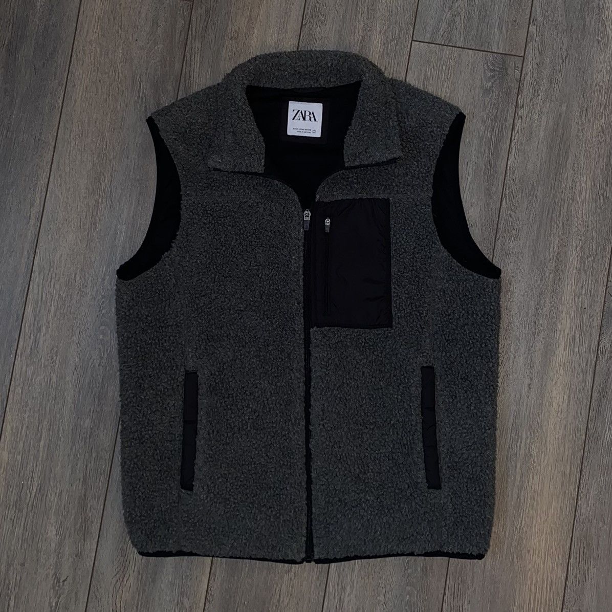 Zara Zara Men Sleeveless Vest Size US M / EU 48-50 / 2 - 1 Thumbnail