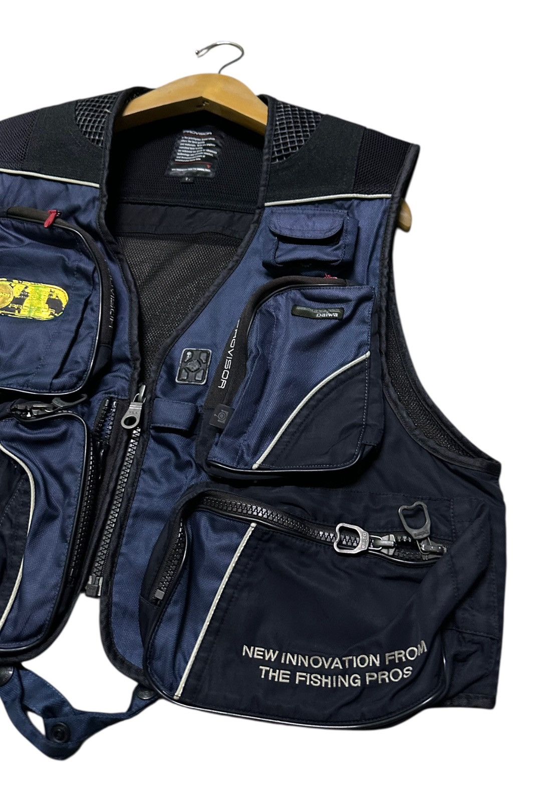 DAIWA Daiwa Provisor multi-pocket fishing vest in blue and black Size US L / EU 52-54 / 3 - 3 Thumbnail