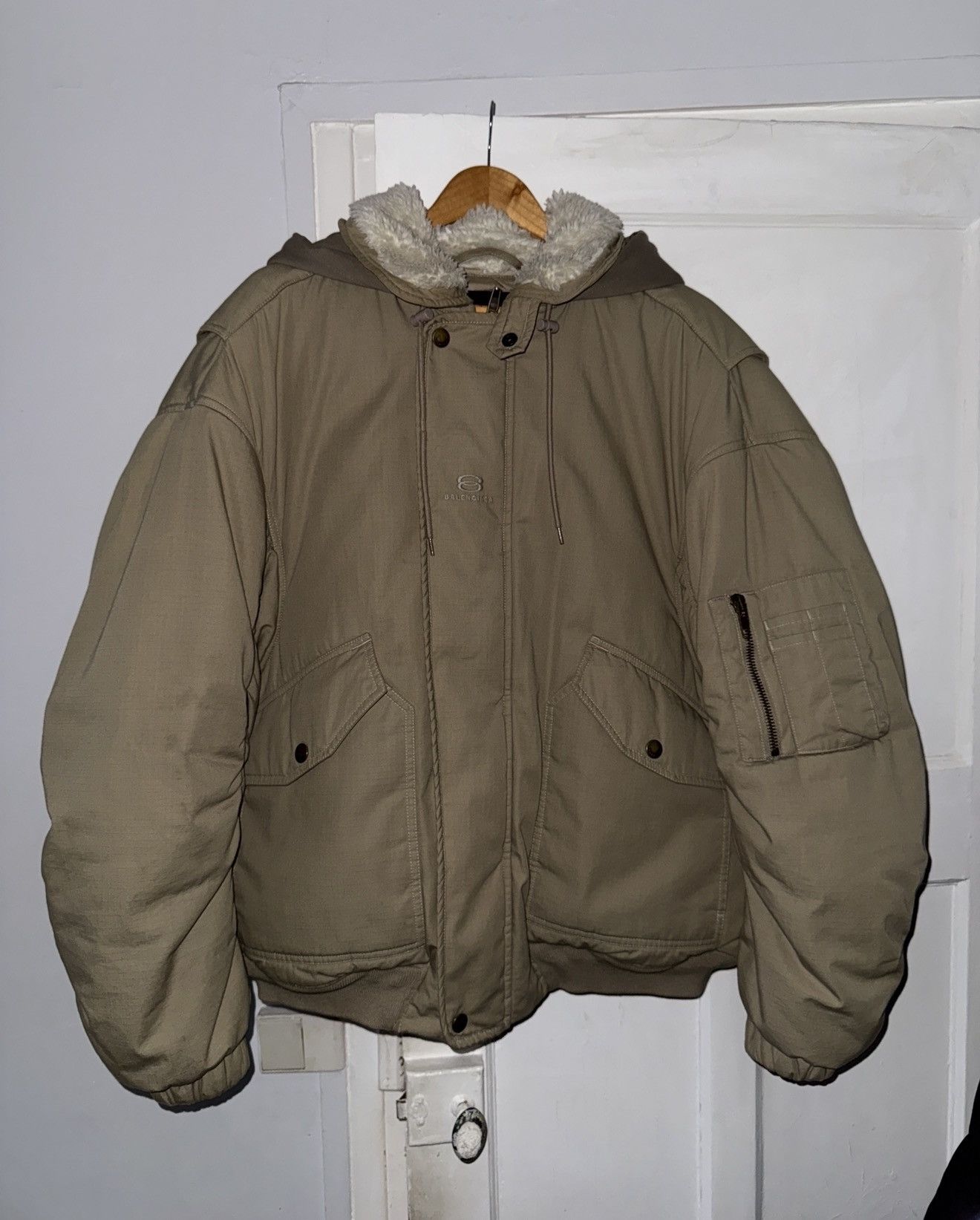 Balenciaga Balenciaga Red Carpet Unity Bomber Size US S / EU 44-46 / 1 - 1 Thumbnail