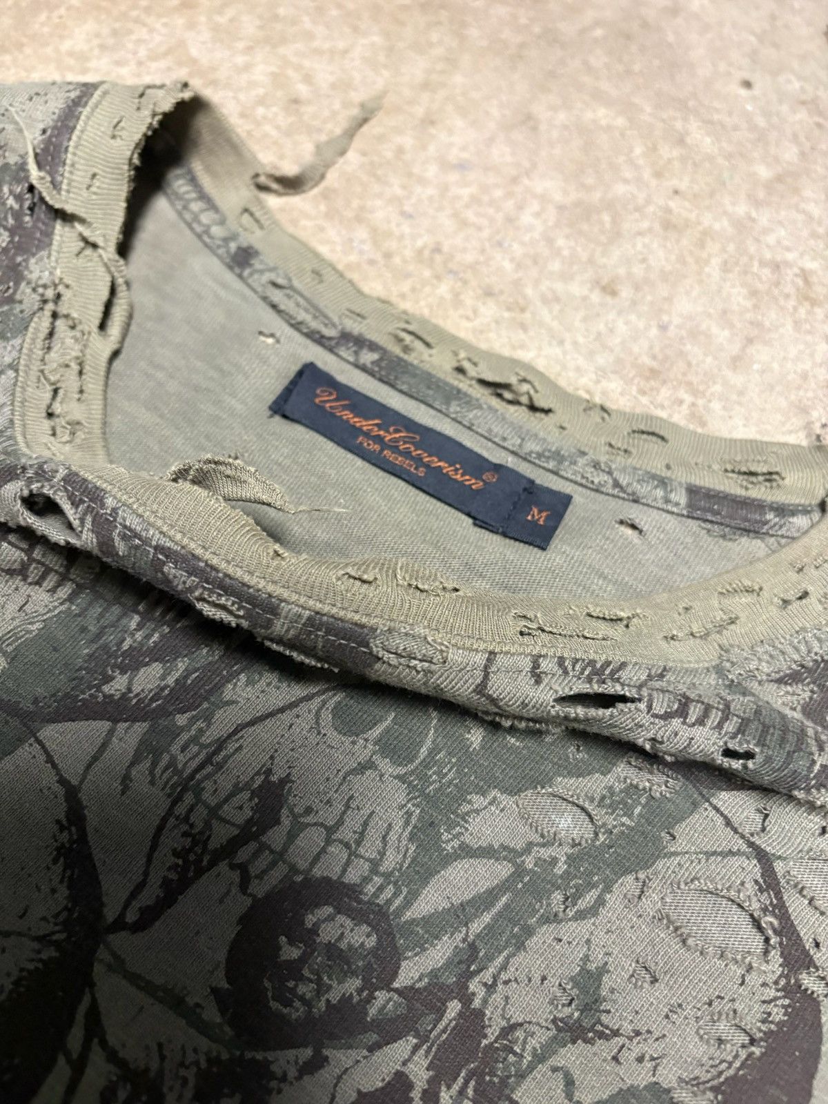 Undercover Undercover ‘Paperdoll’ Osama & Bush Skull Shirt Size US M / EU 48-50 / 2 - 8 Thumbnail