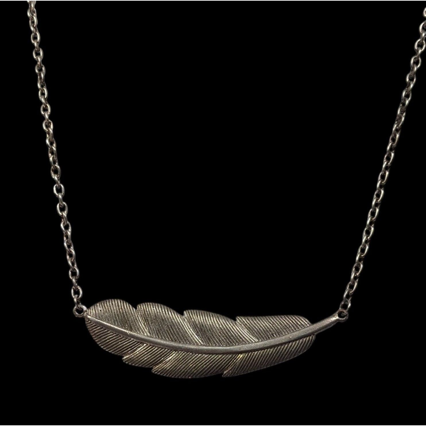 Other Nature Inspired Silver Tone Feather Necklace Size ONE SIZE - 2 Thumbnail