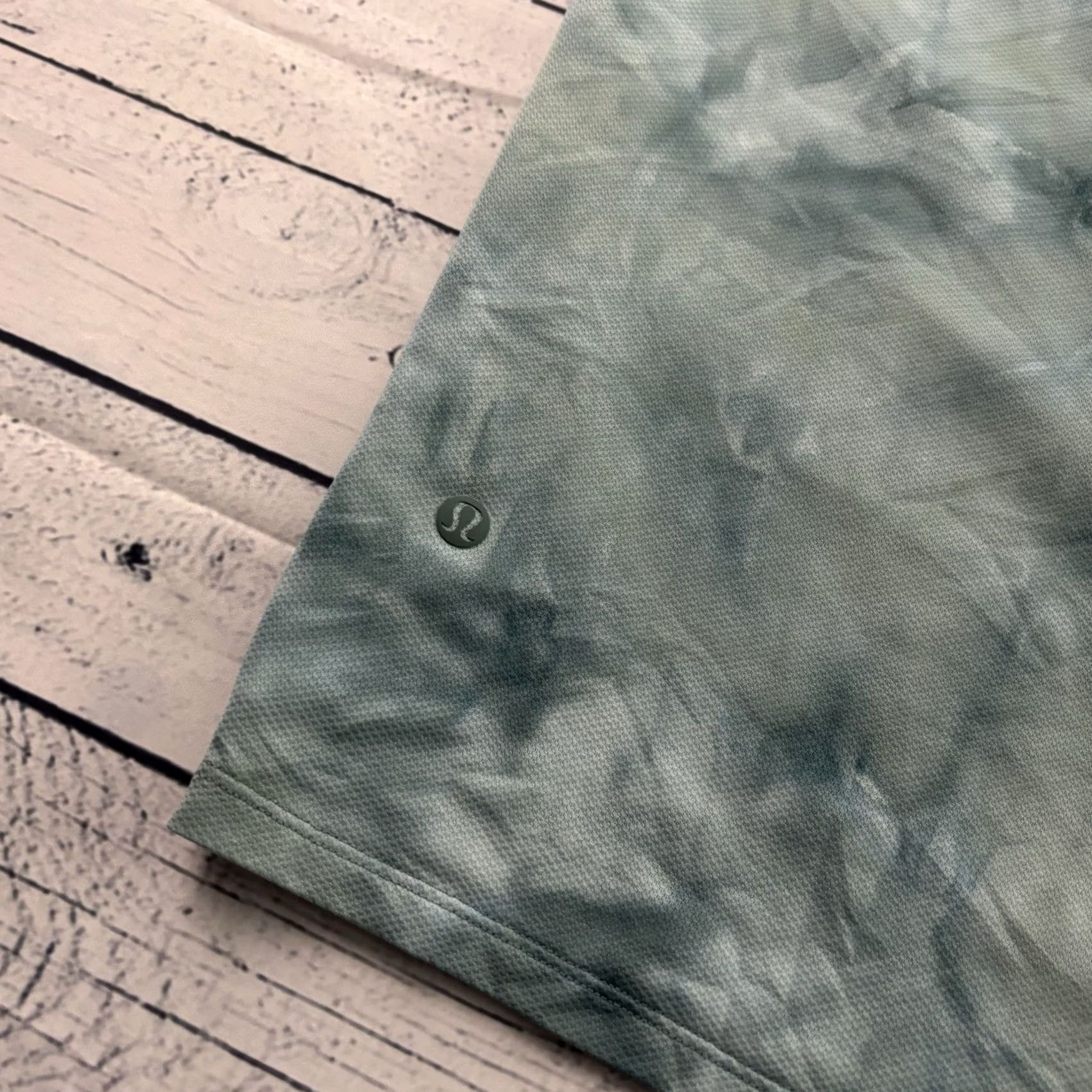 Lululemon Lululemon Short Sleeve T-Shirt Athletic Pocket Shirt Men L Gray Tie Dye Blue Gray Size US L / EU 52-54 / 3 - 6 Thumbnail