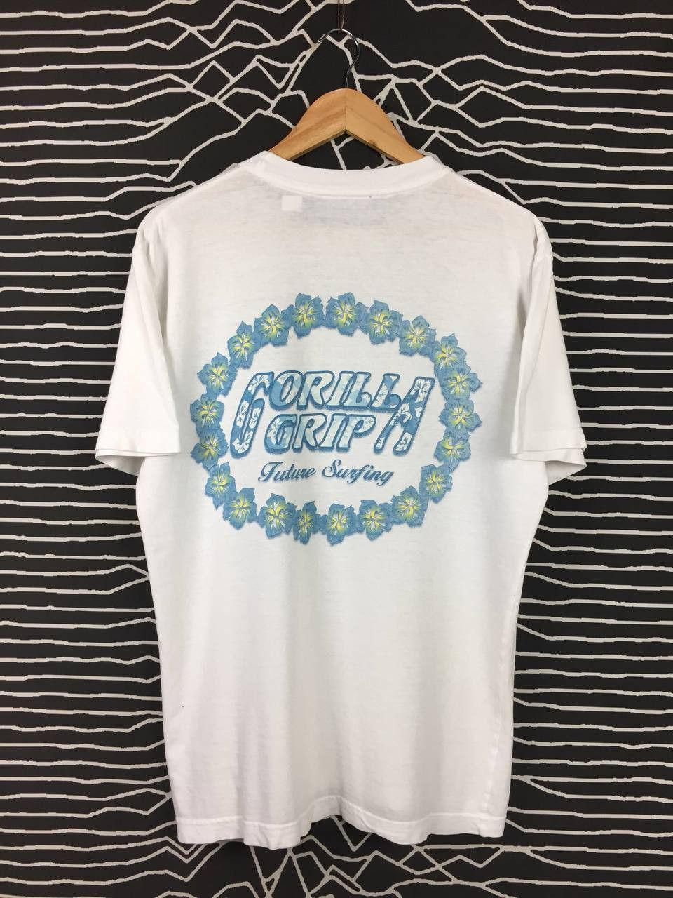 Vintage Vtg Gorilla Grip Future Surfing Surf Tee Size US M / EU 48-50 / 2 - 2 Thumbnail